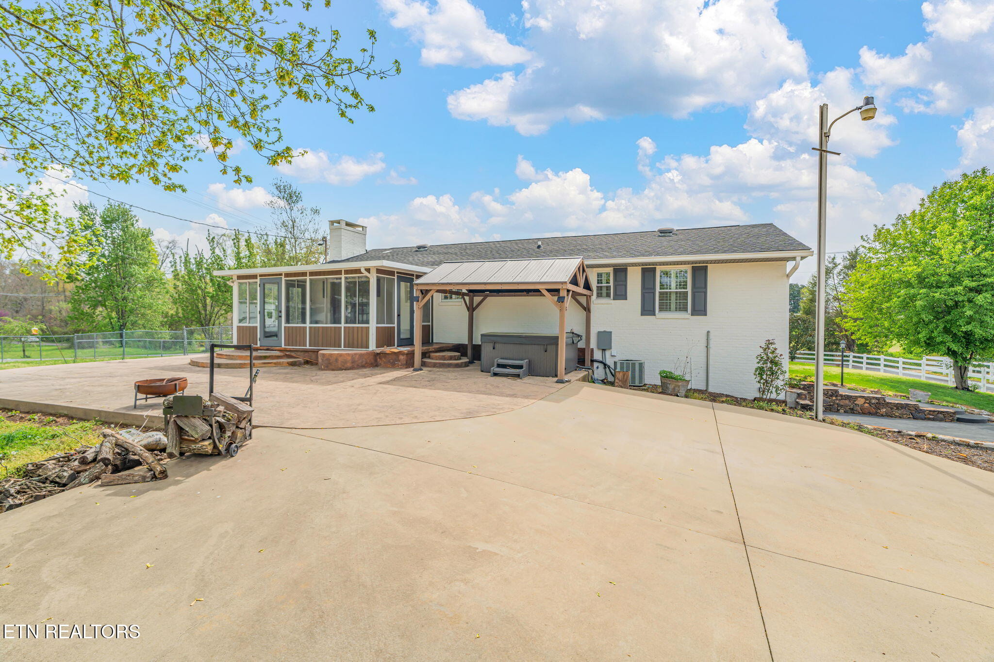 7112 Weaver Road Powell TN 37849