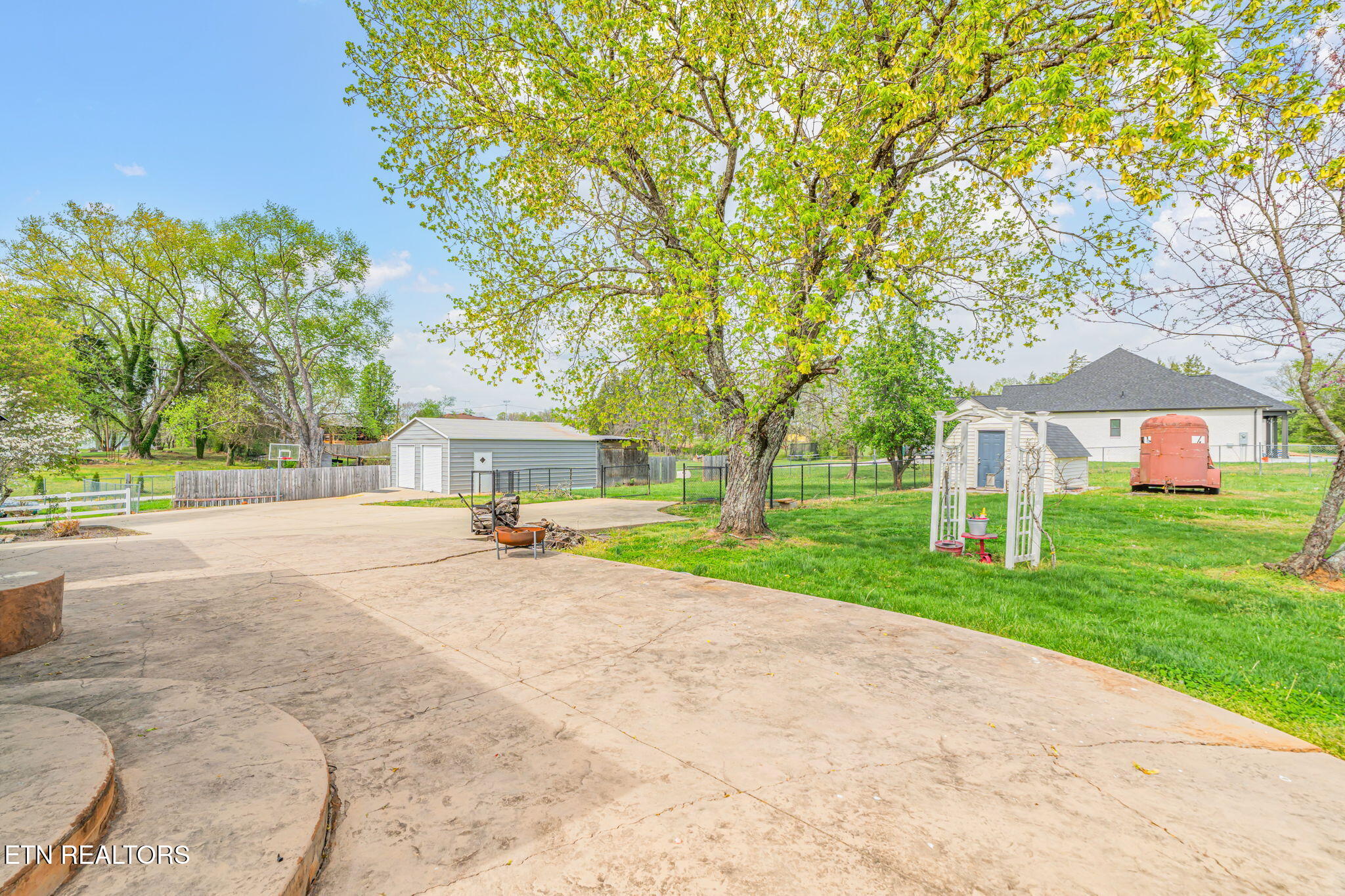 7112 Weaver Road Powell TN 37849