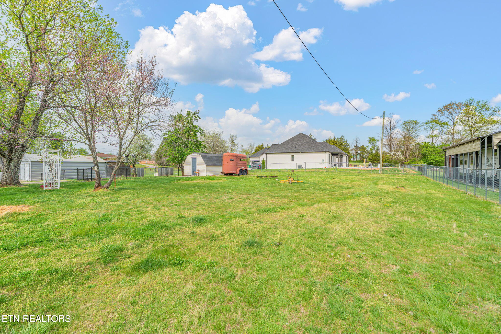 7112 Weaver Road Powell TN 37849