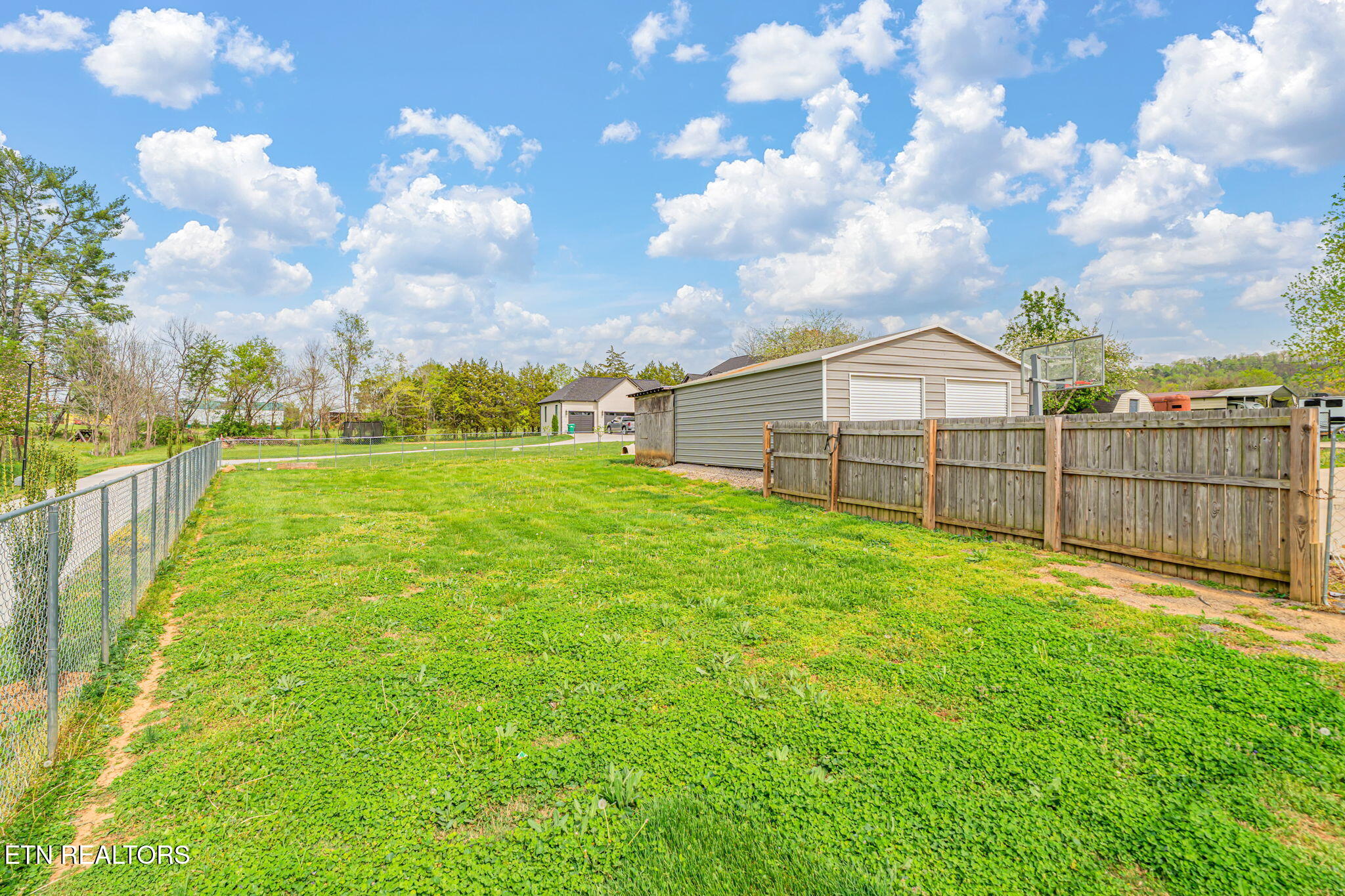 7112 Weaver Road Powell TN 37849