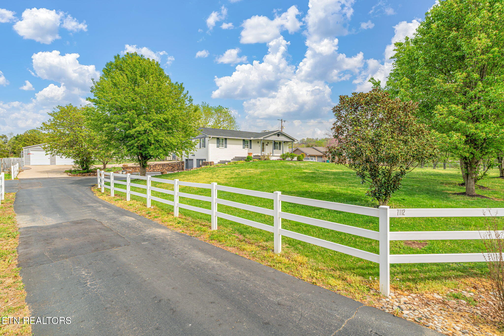 7112 Weaver Road Powell TN 37849
