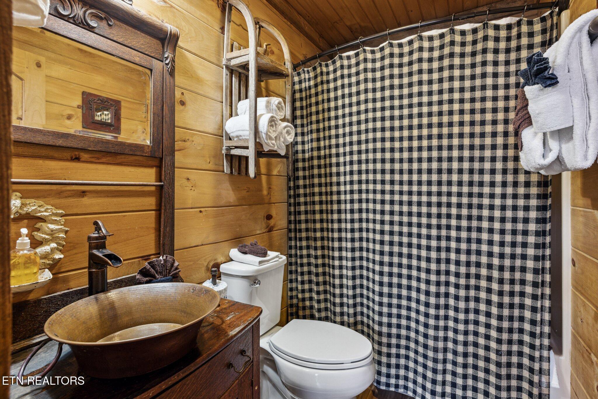 1536 Zurich Road Gatlinburg TN 37738