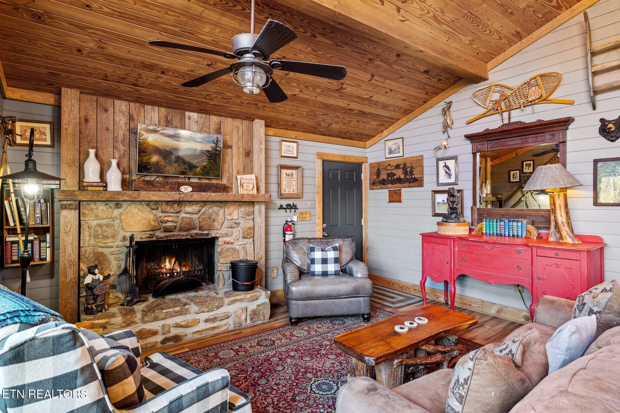 1536 Zurich Road Gatlinburg TN 37738