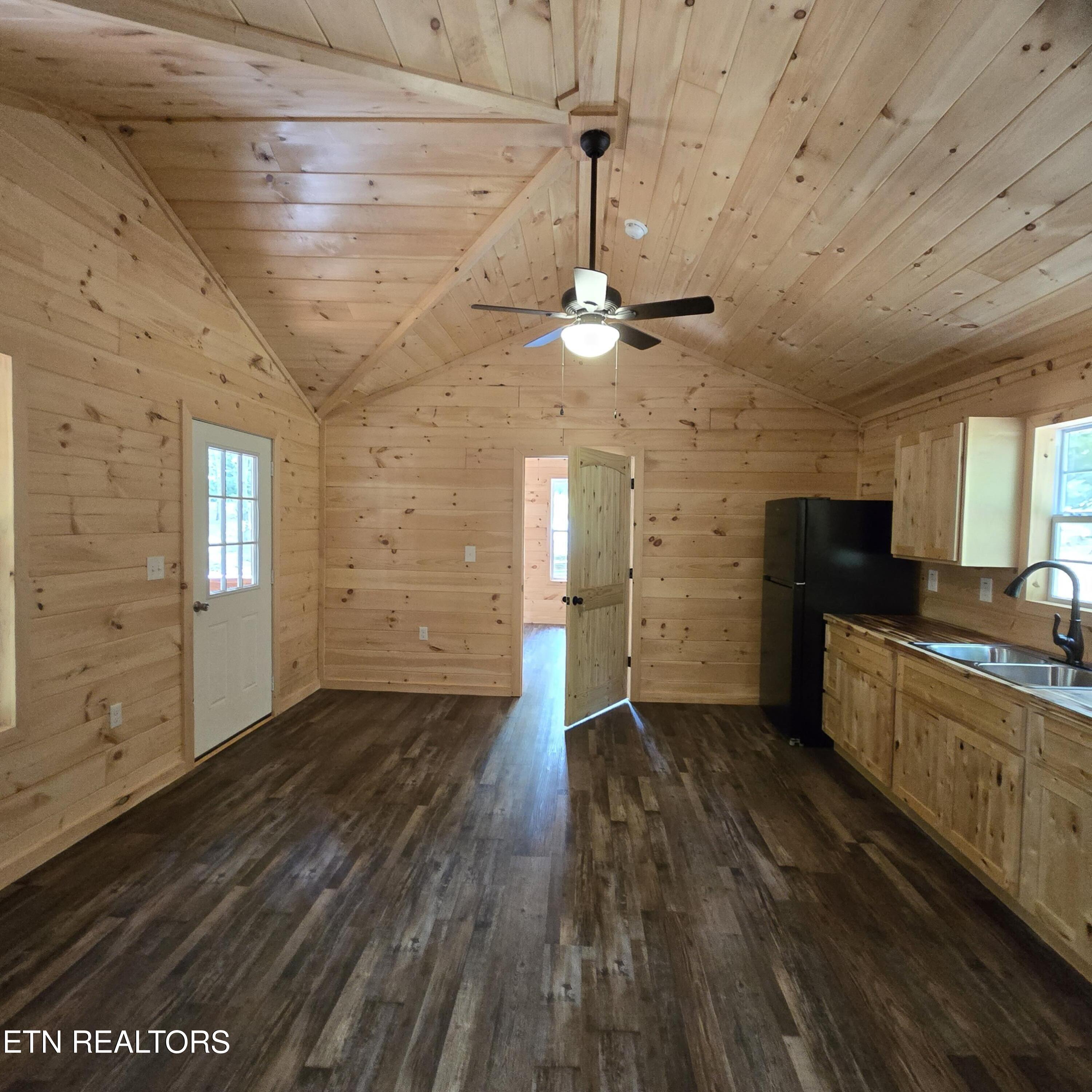 137 John Cox Road Deer Lodge TN 37726