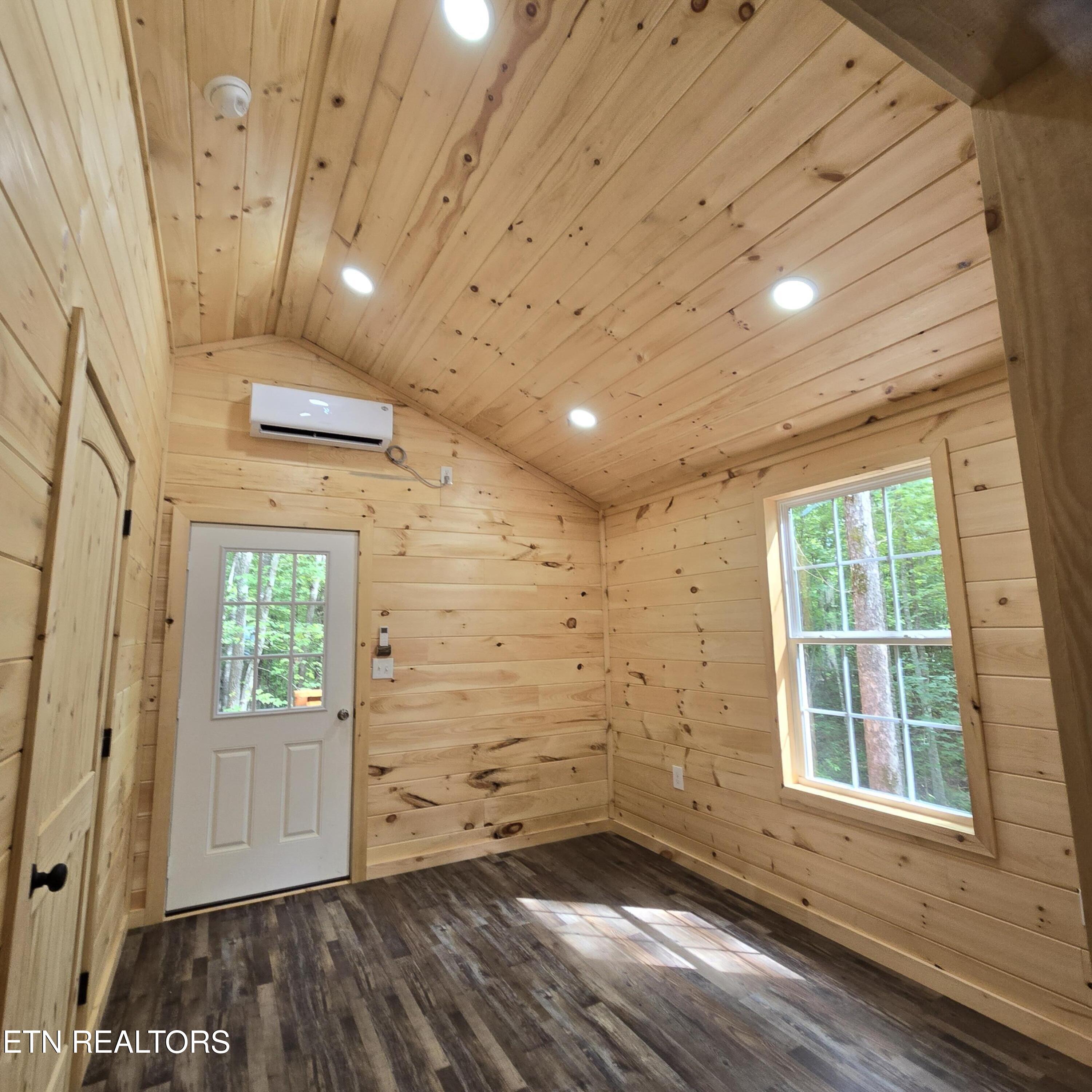 137 John Cox Road Deer Lodge TN 37726