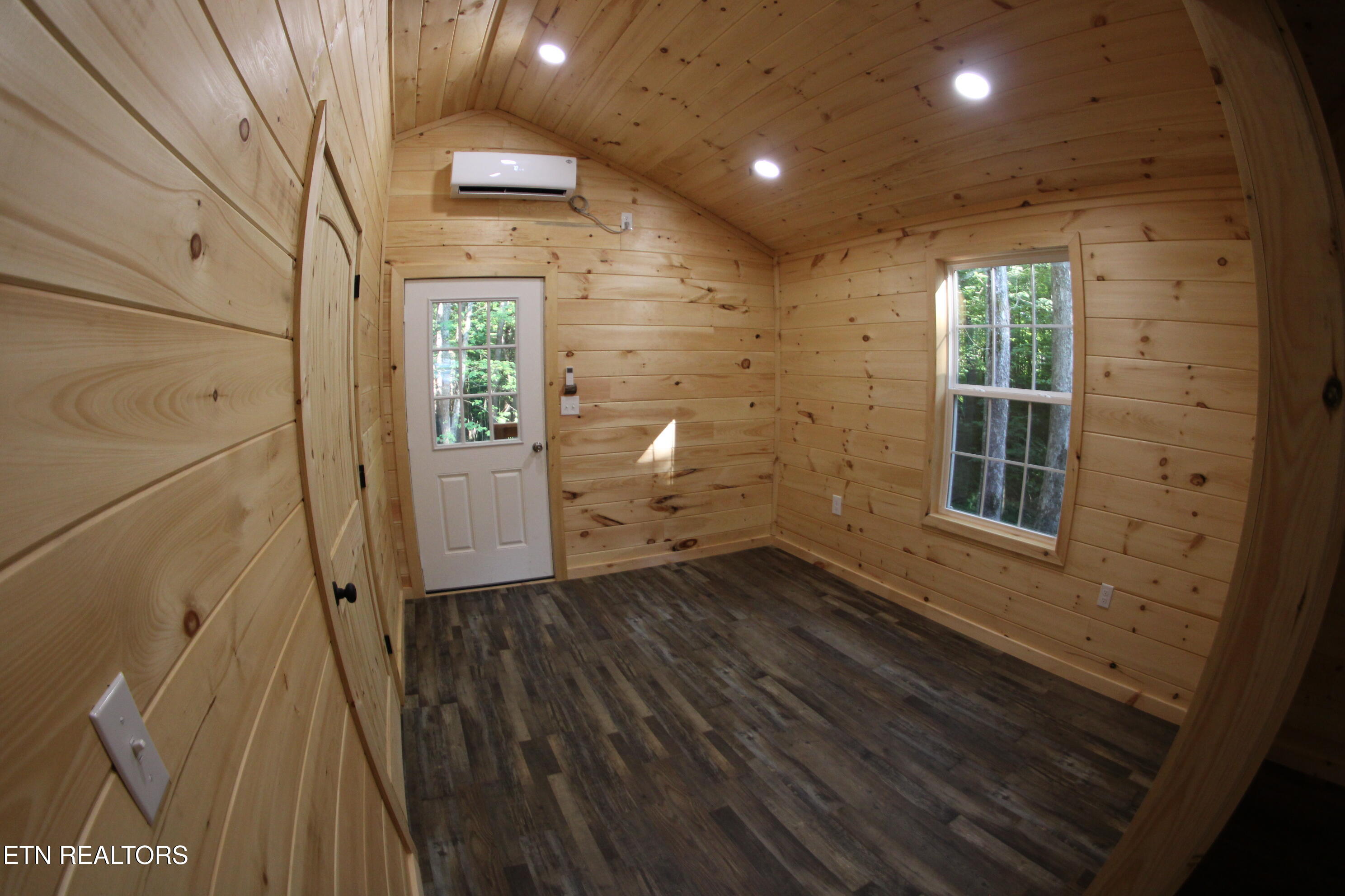 137 John Cox Road Deer Lodge TN 37726