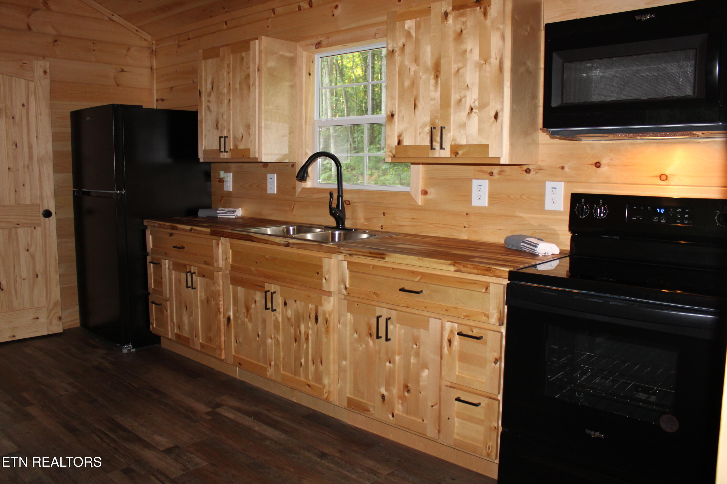 137 John Cox Road Deer Lodge TN 37726