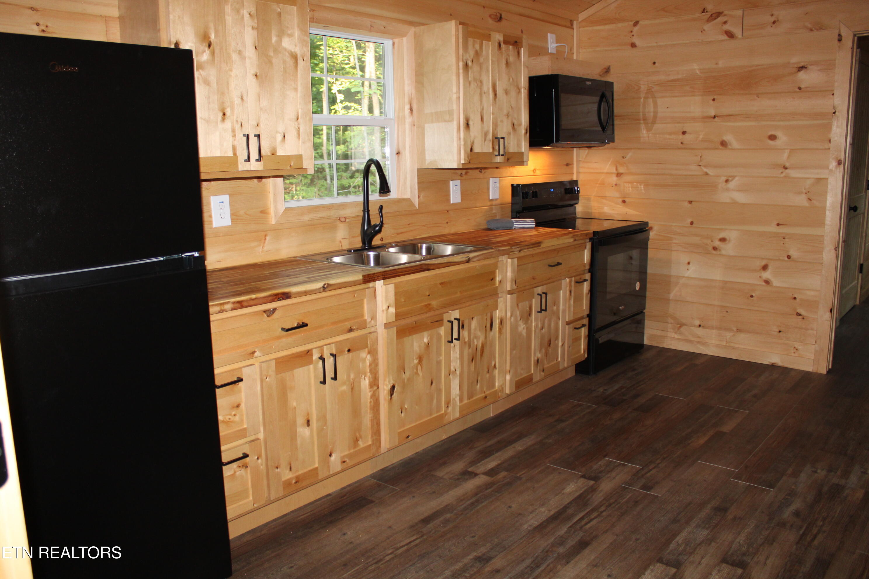 137 John Cox Road Deer Lodge TN 37726