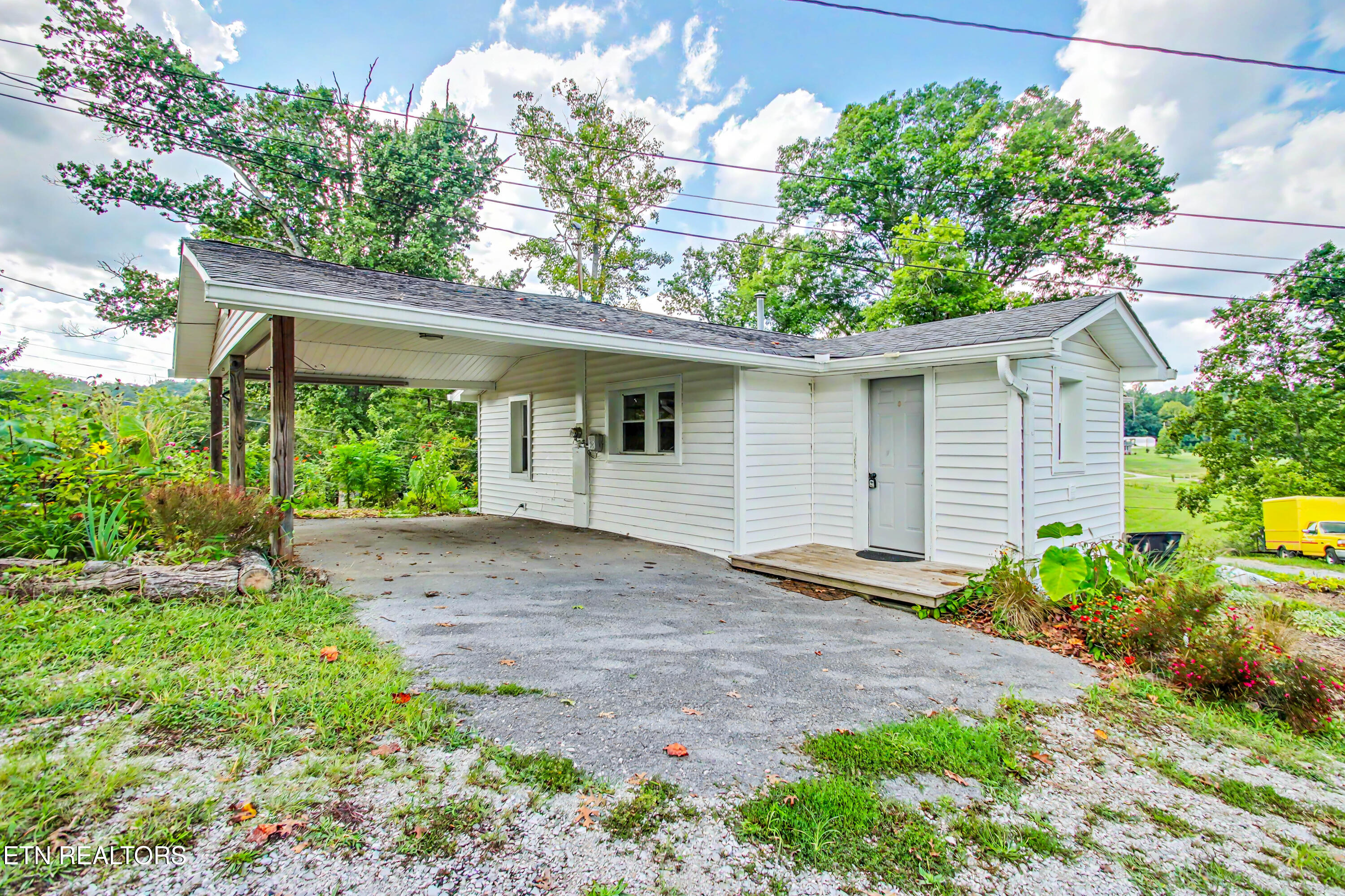 207 Bethel Road Clinton TN 37716