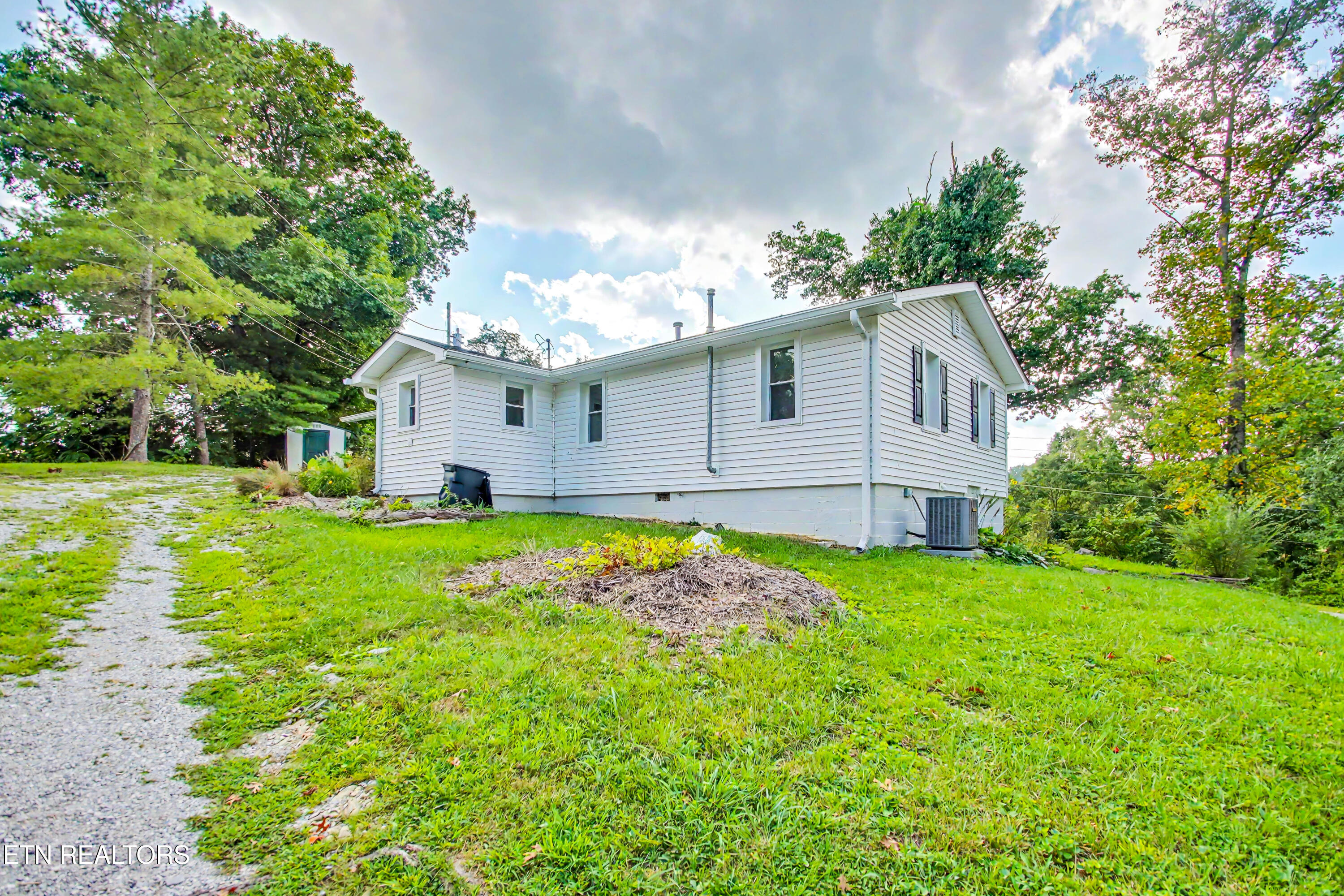 207 Bethel Road Clinton TN 37716