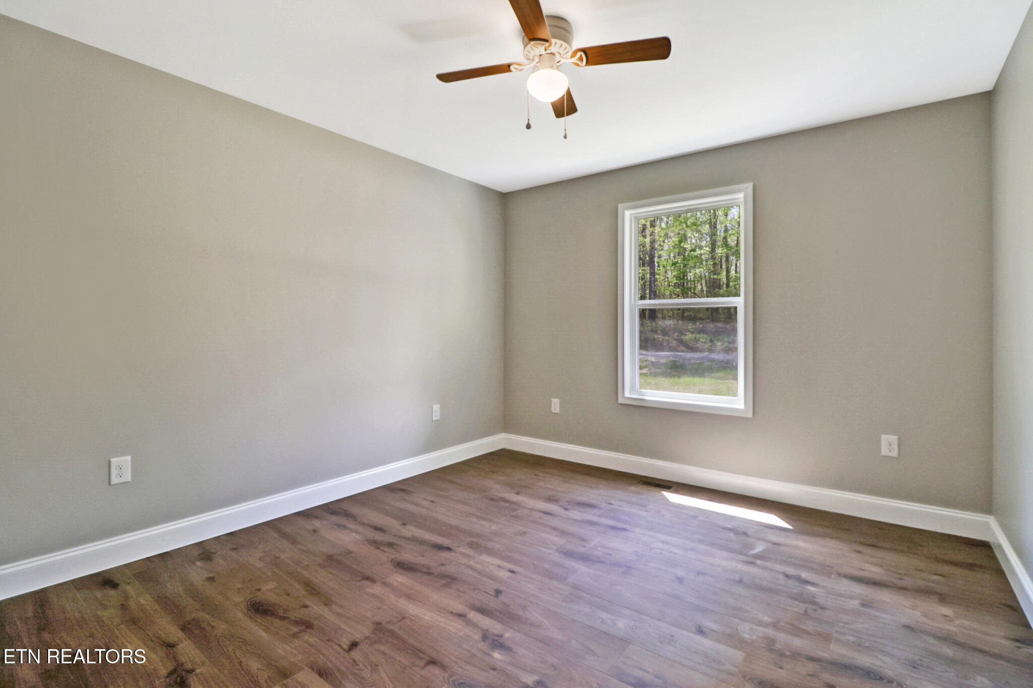 133 Jay Loop Jamestown TN 38556
