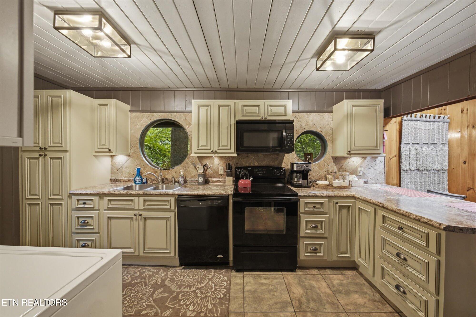 1211 N Baden Drive Gatlinburg TN 37738
