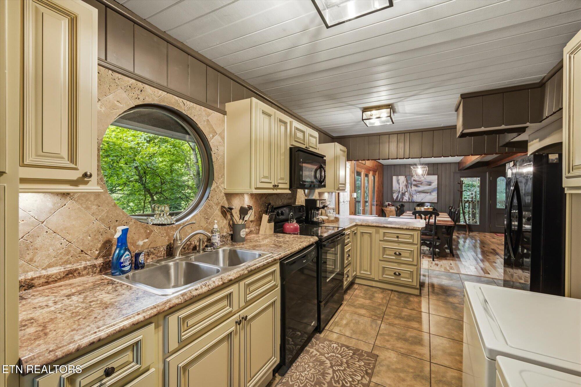 1211 N Baden Drive Gatlinburg TN 37738