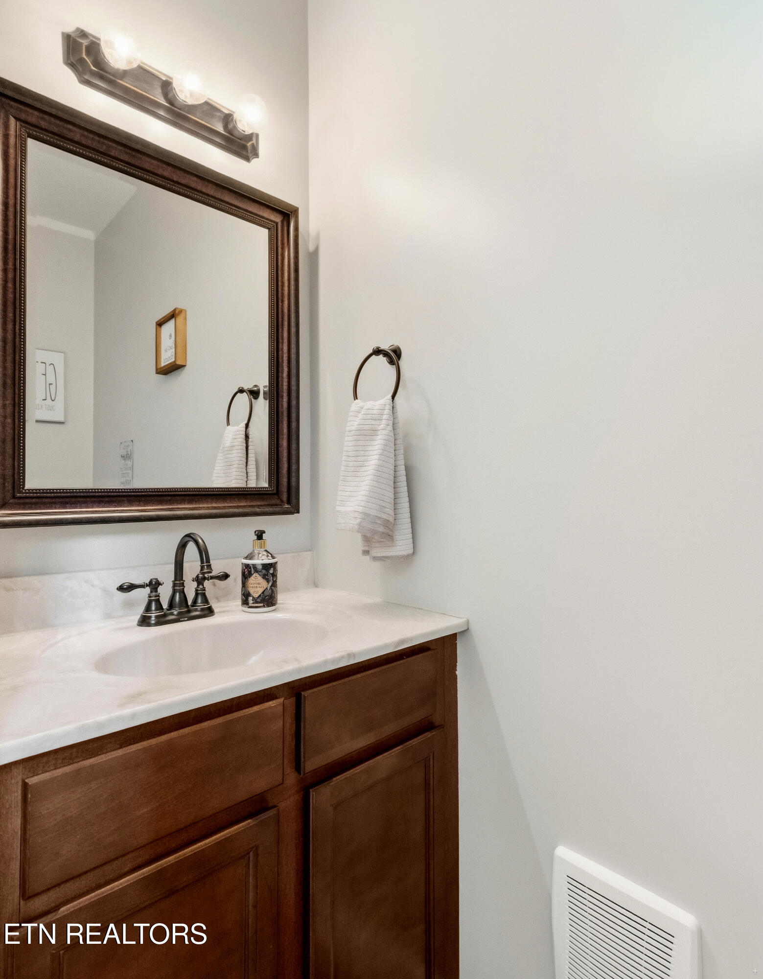 225 Caulderwood Lane Lenoir City TN 37771
