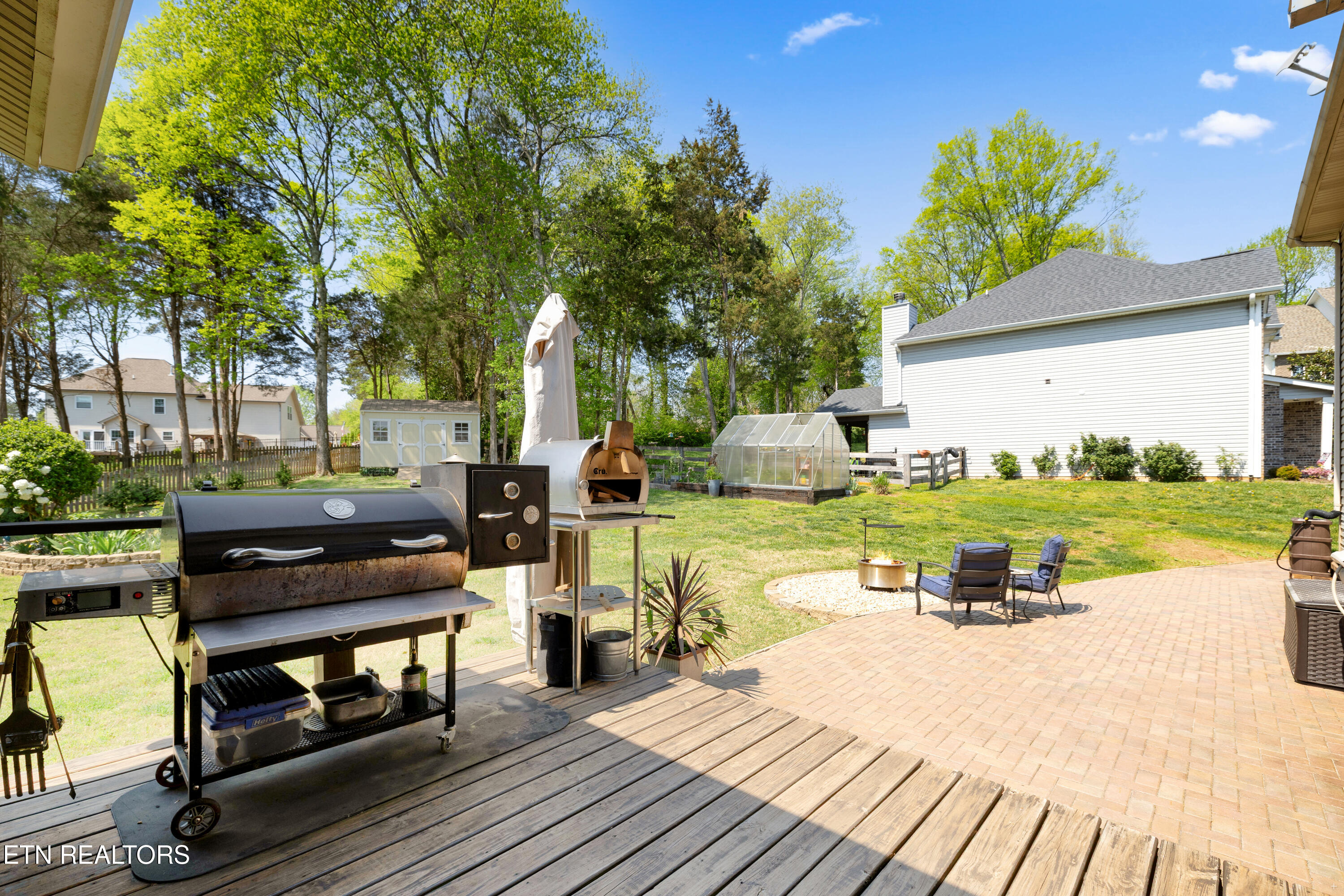 225 Caulderwood Lane Lenoir City TN 37771