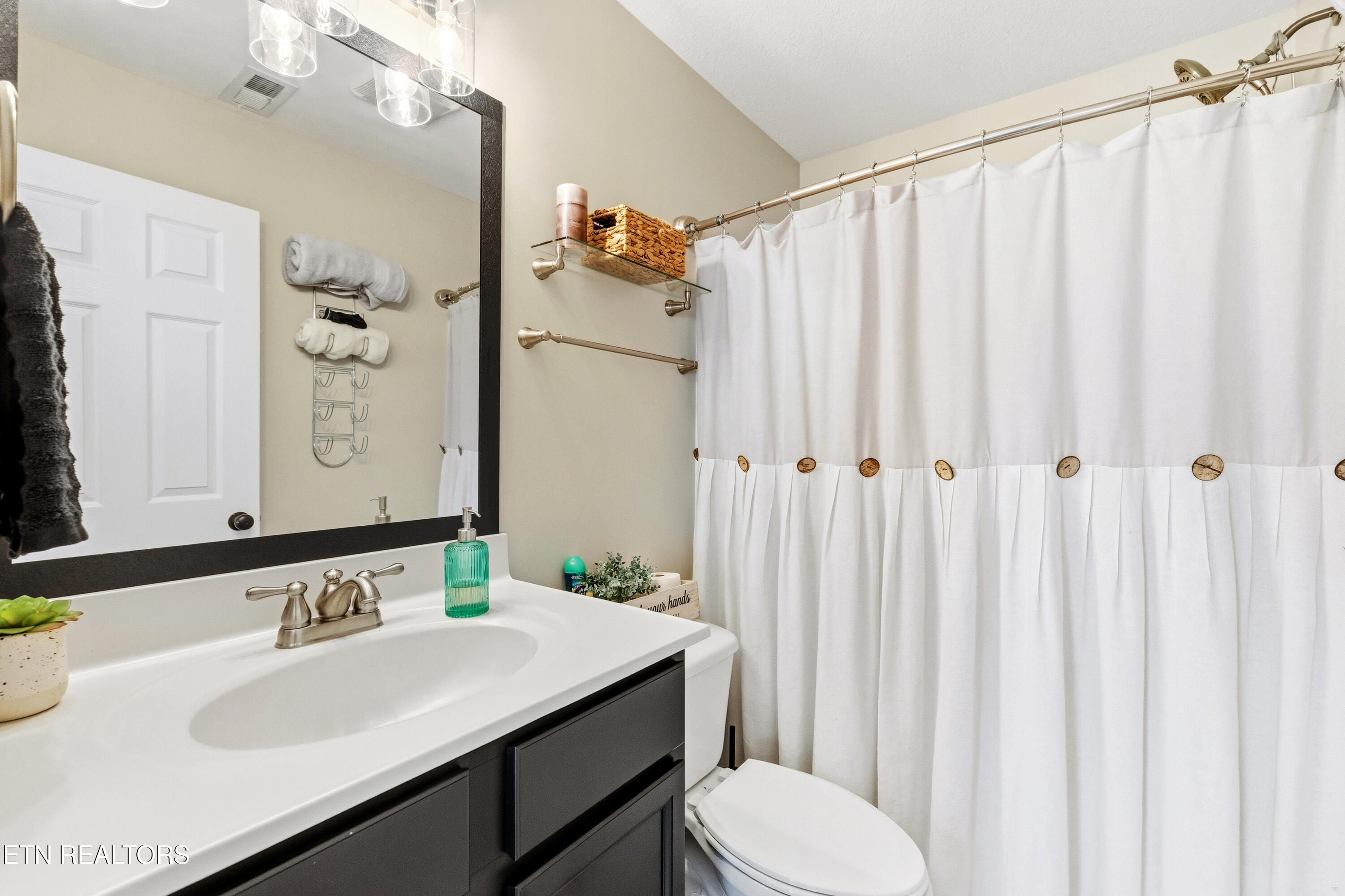 225 Caulderwood Lane Lenoir City TN 37771