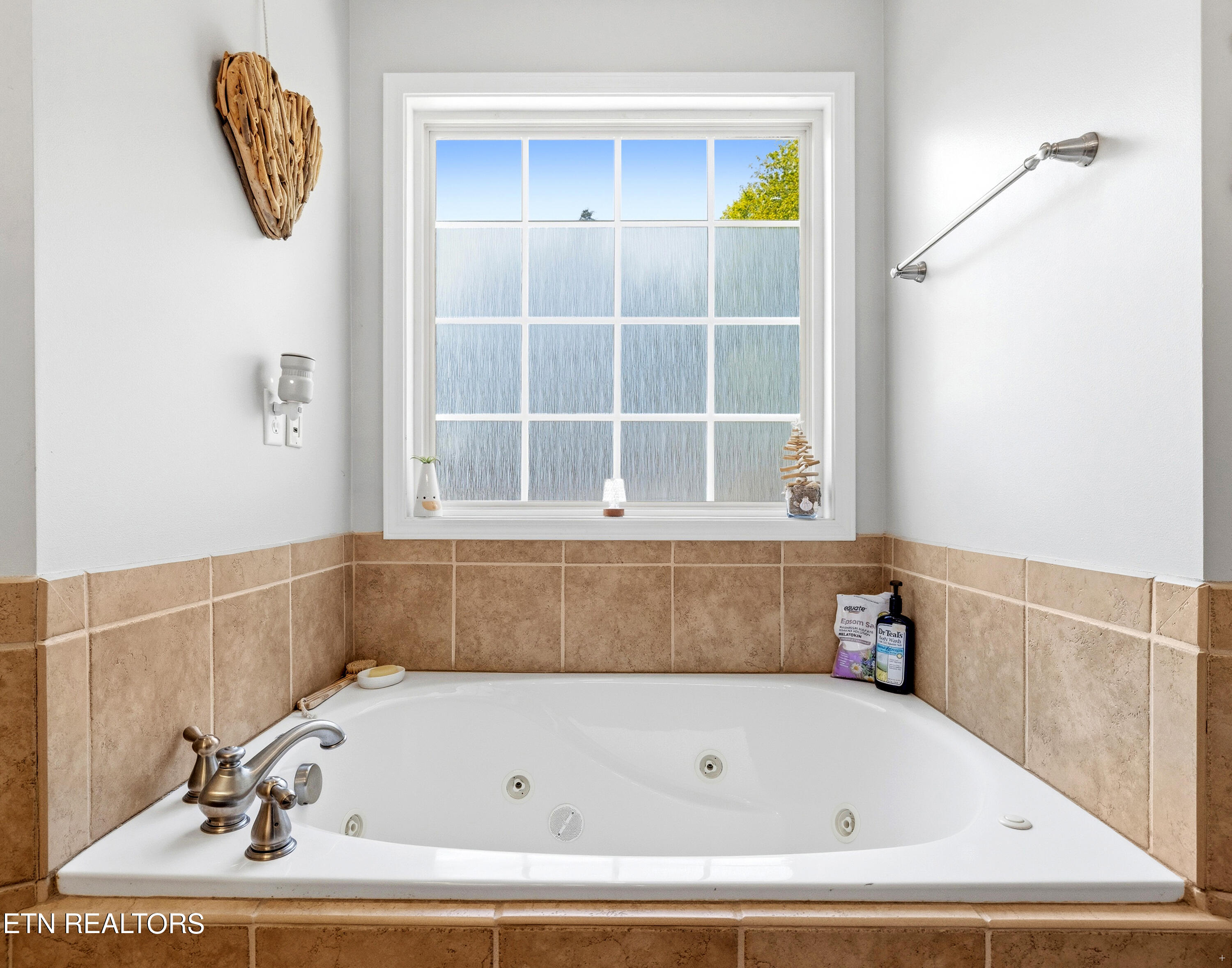 225 Caulderwood Lane Lenoir City TN 37771