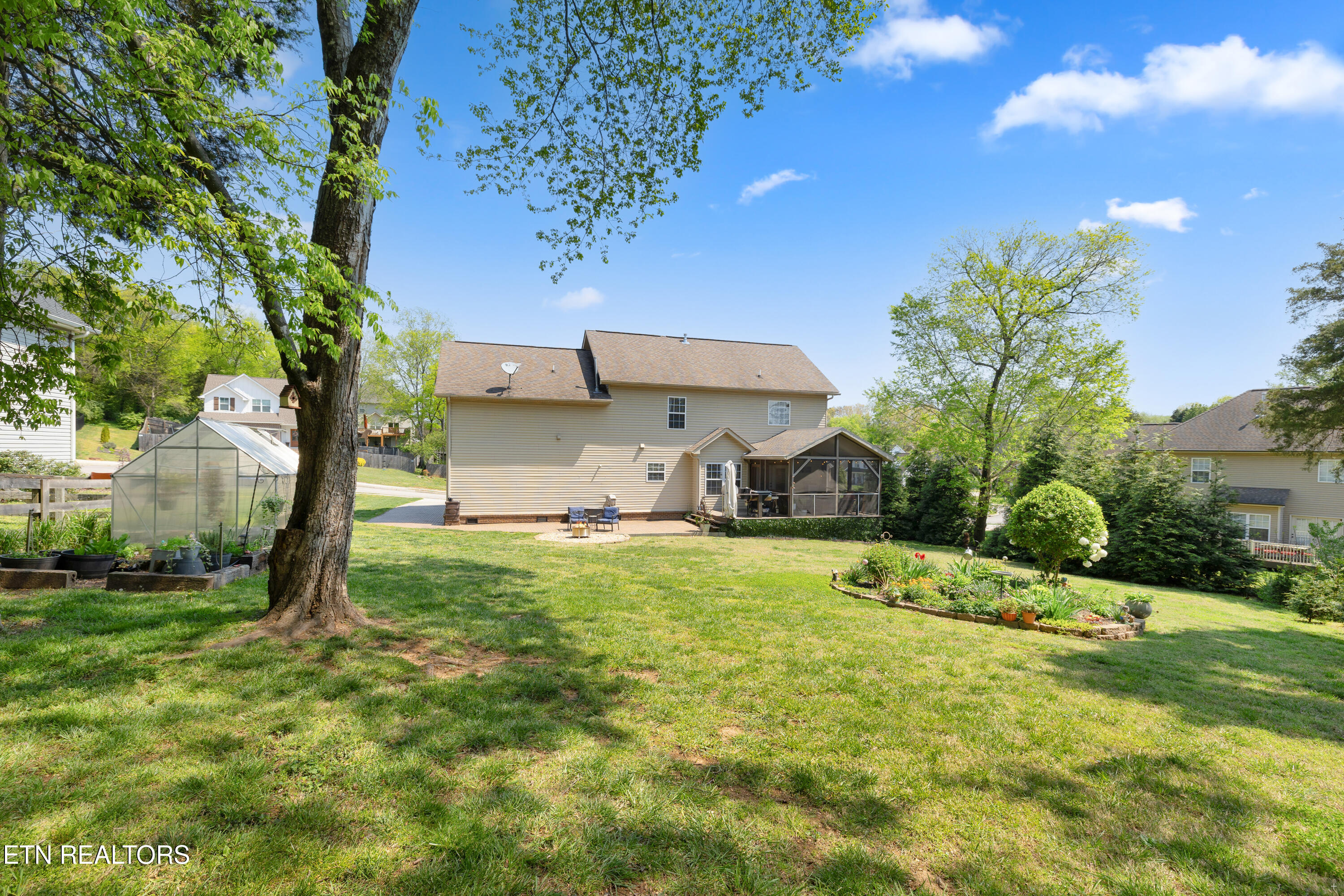 225 Caulderwood Lane Lenoir City TN 37771