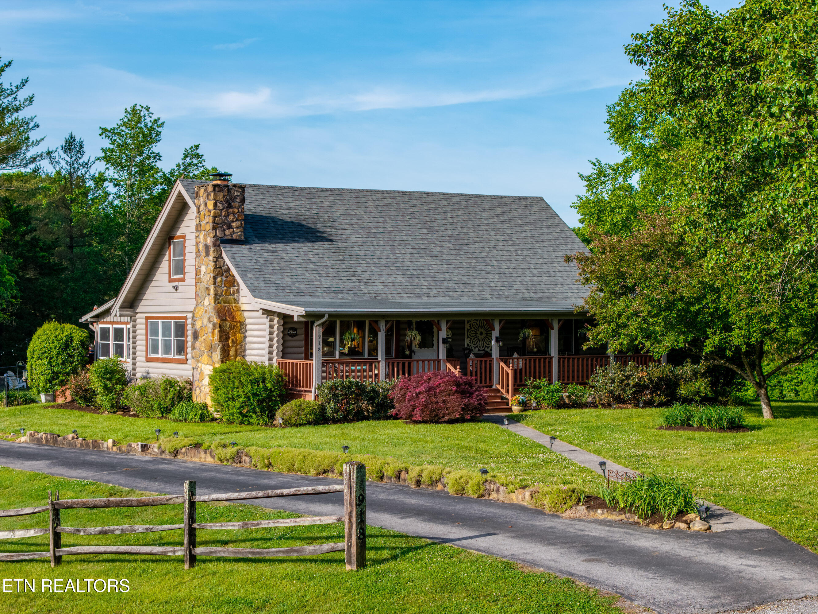 918 Country Lane Walland TN 37886