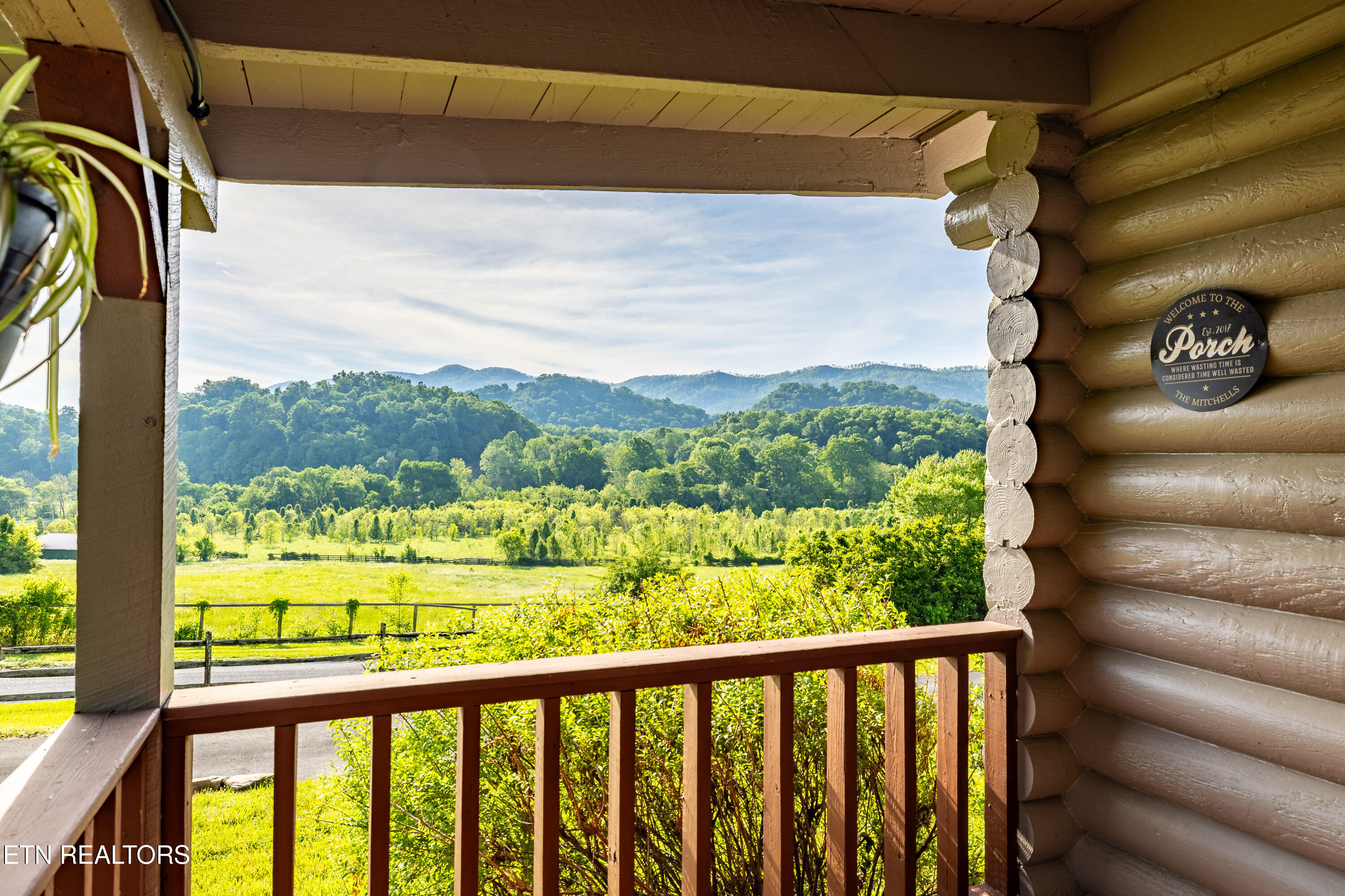 918 Country Lane Walland TN 37886