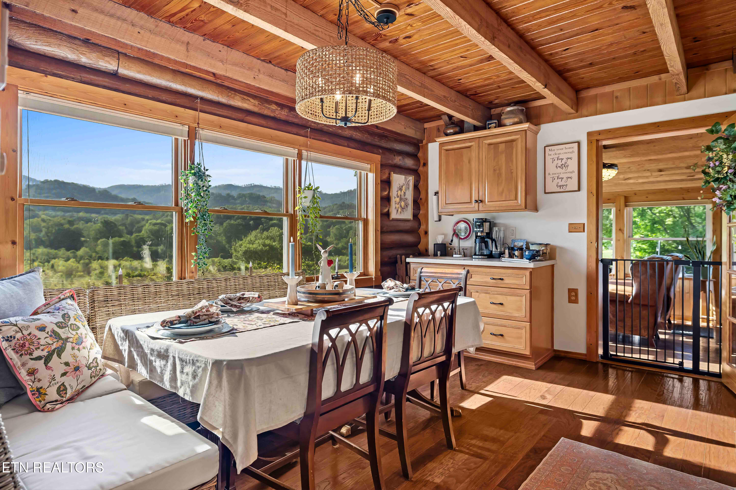 918 Country Lane Walland TN 37886