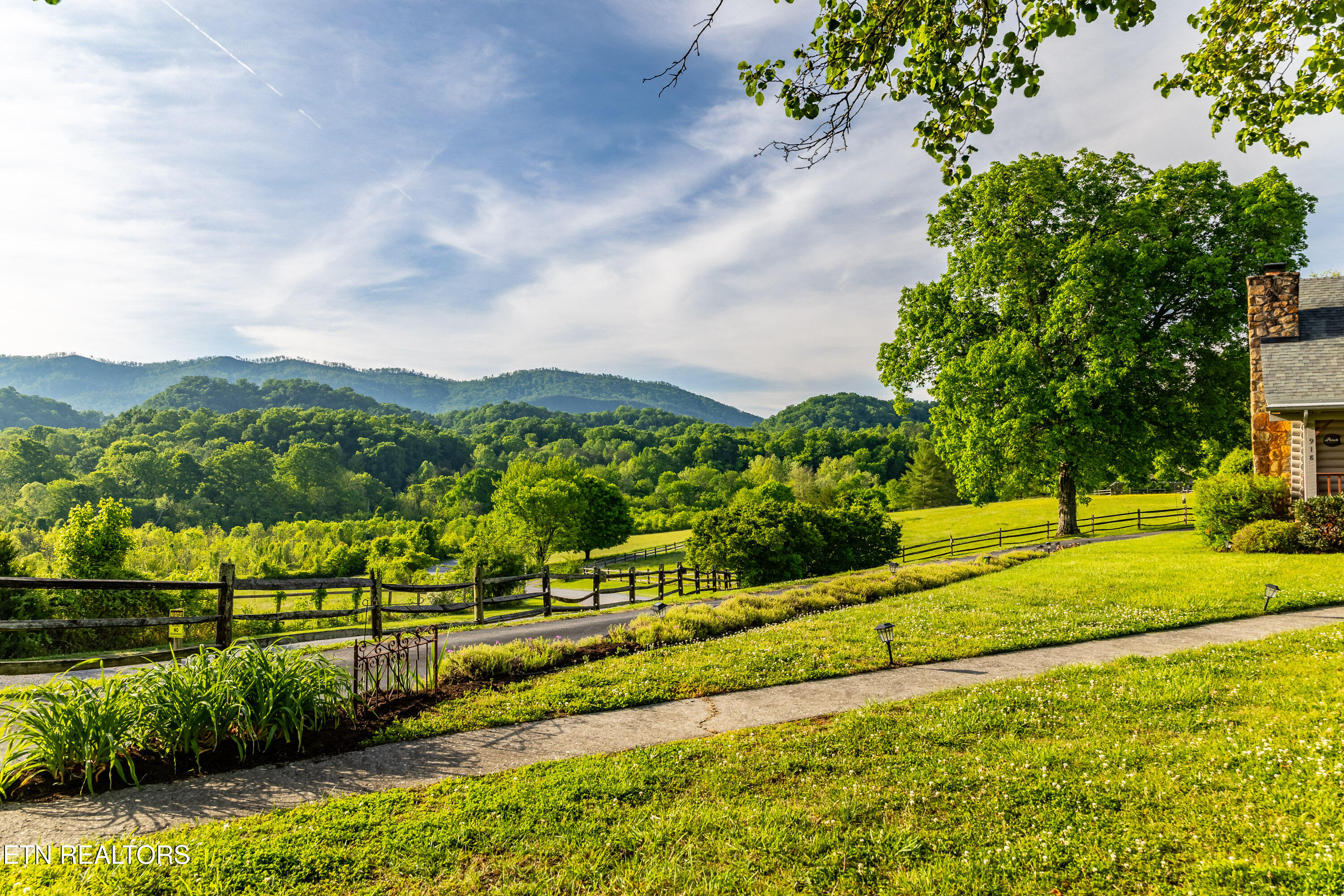 918 Country Lane Walland TN 37886