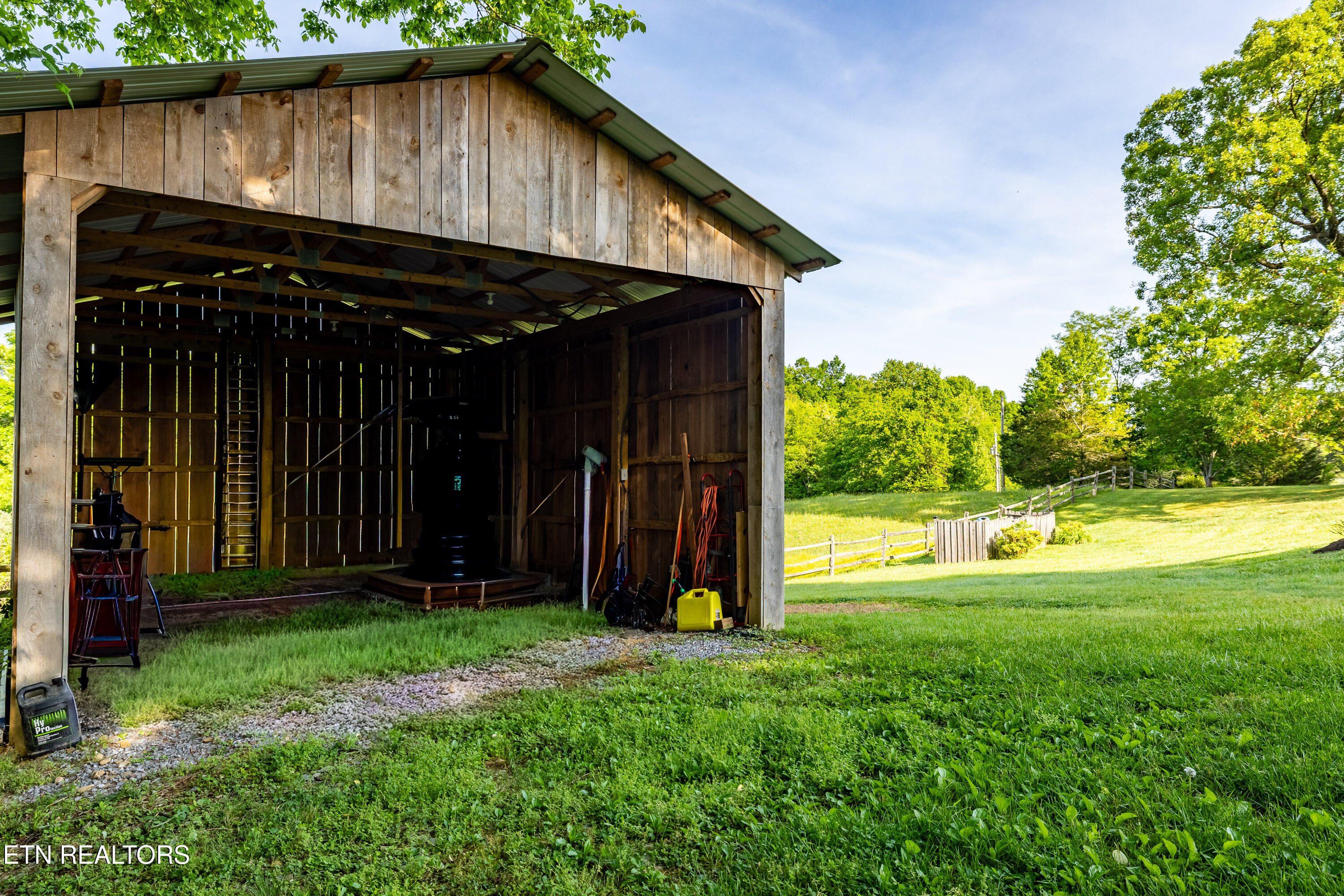 918 Country Lane Walland TN 37886