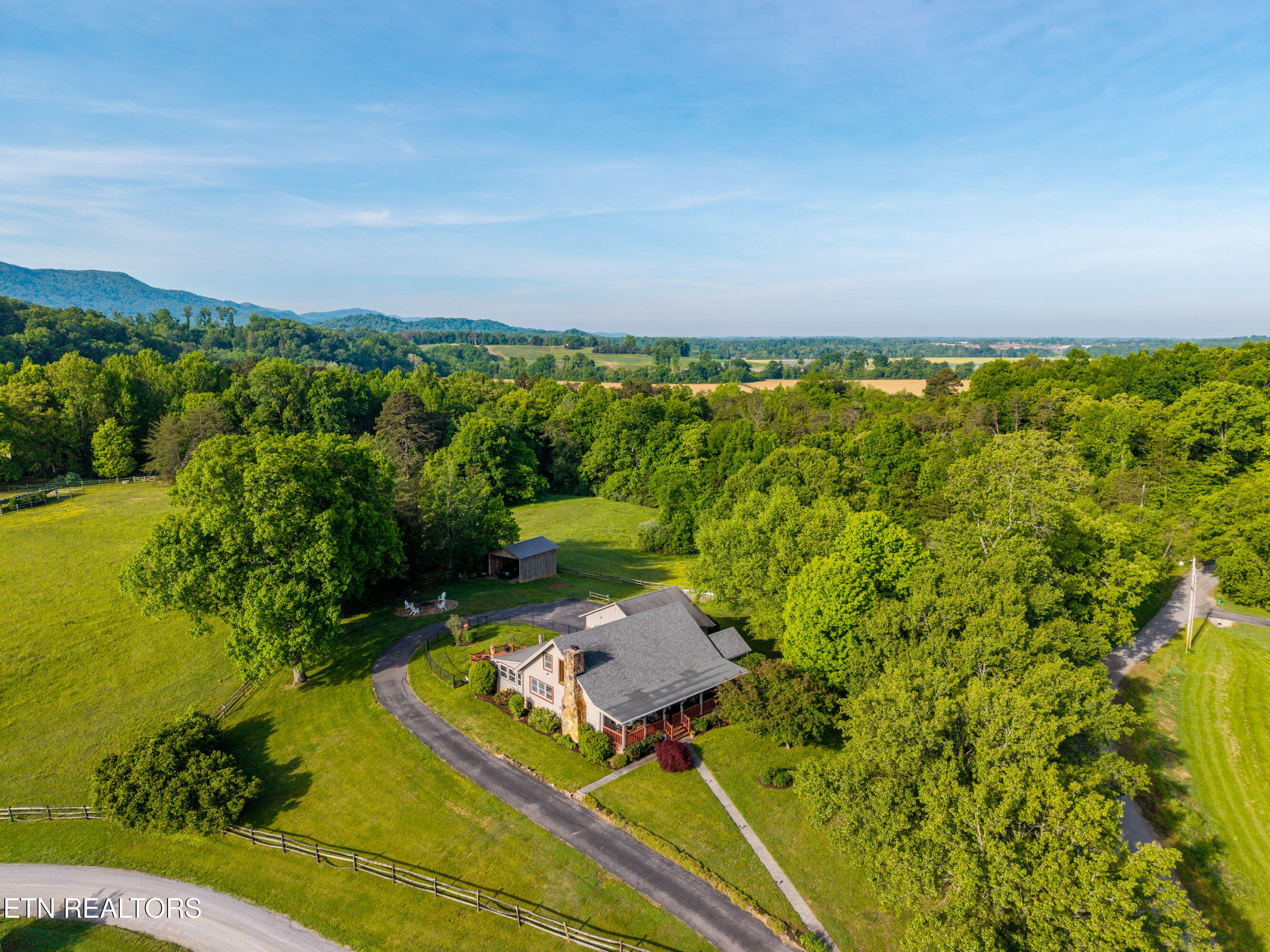 918 Country Lane Walland TN 37886