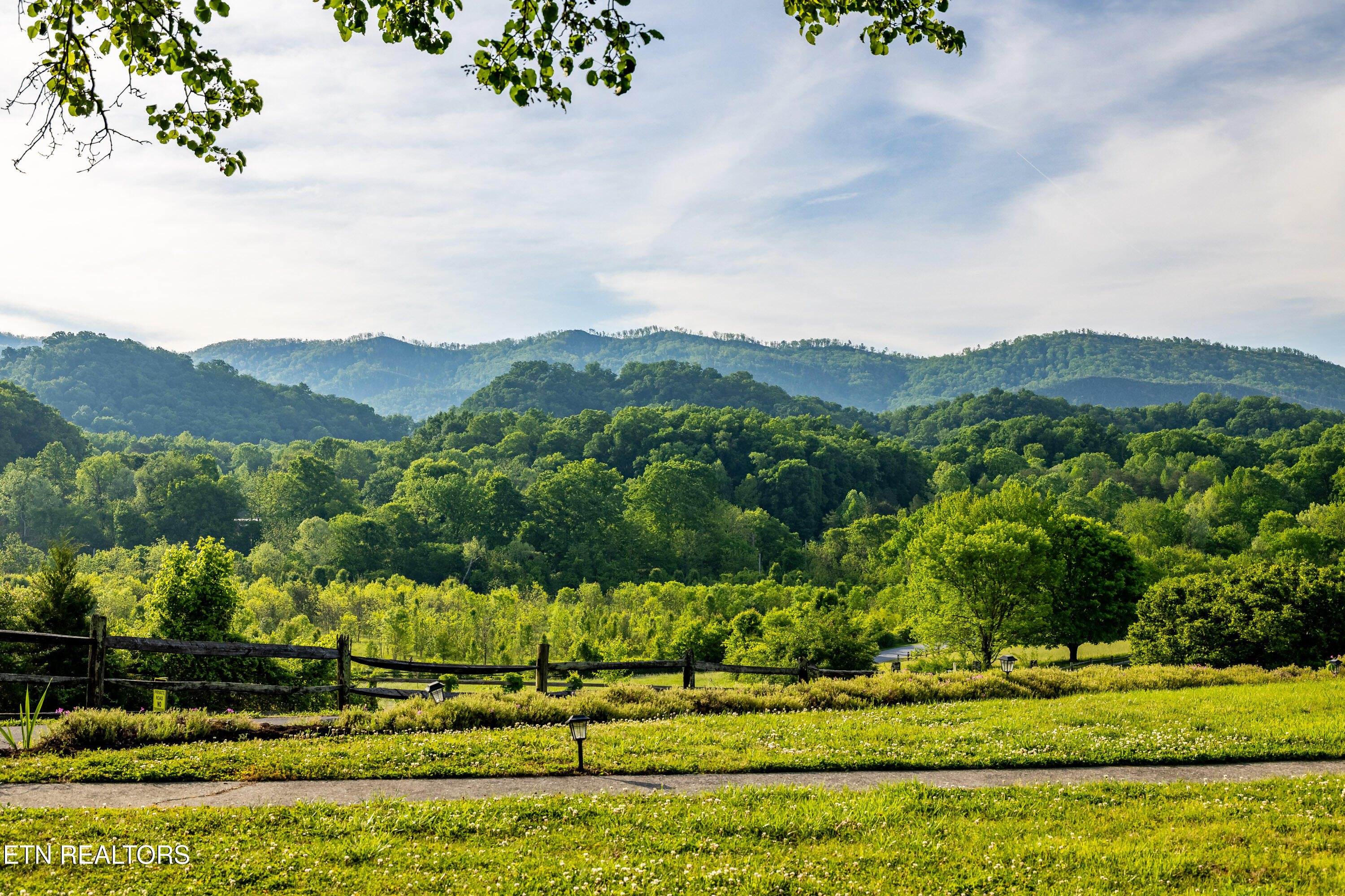 918 Country Lane Walland TN 37886