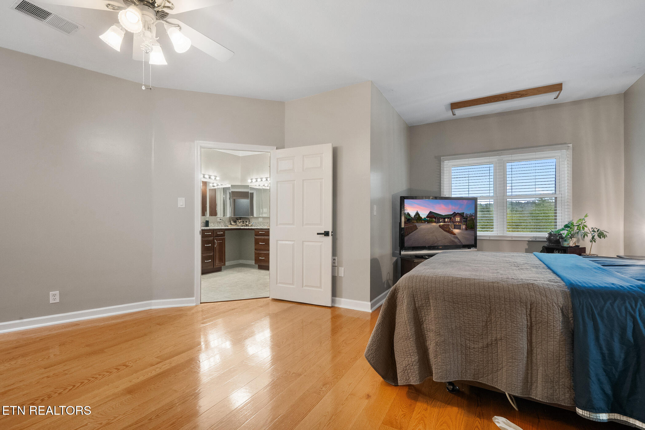 1819 Skyhawk Lane Pigeon Forge TN 37876