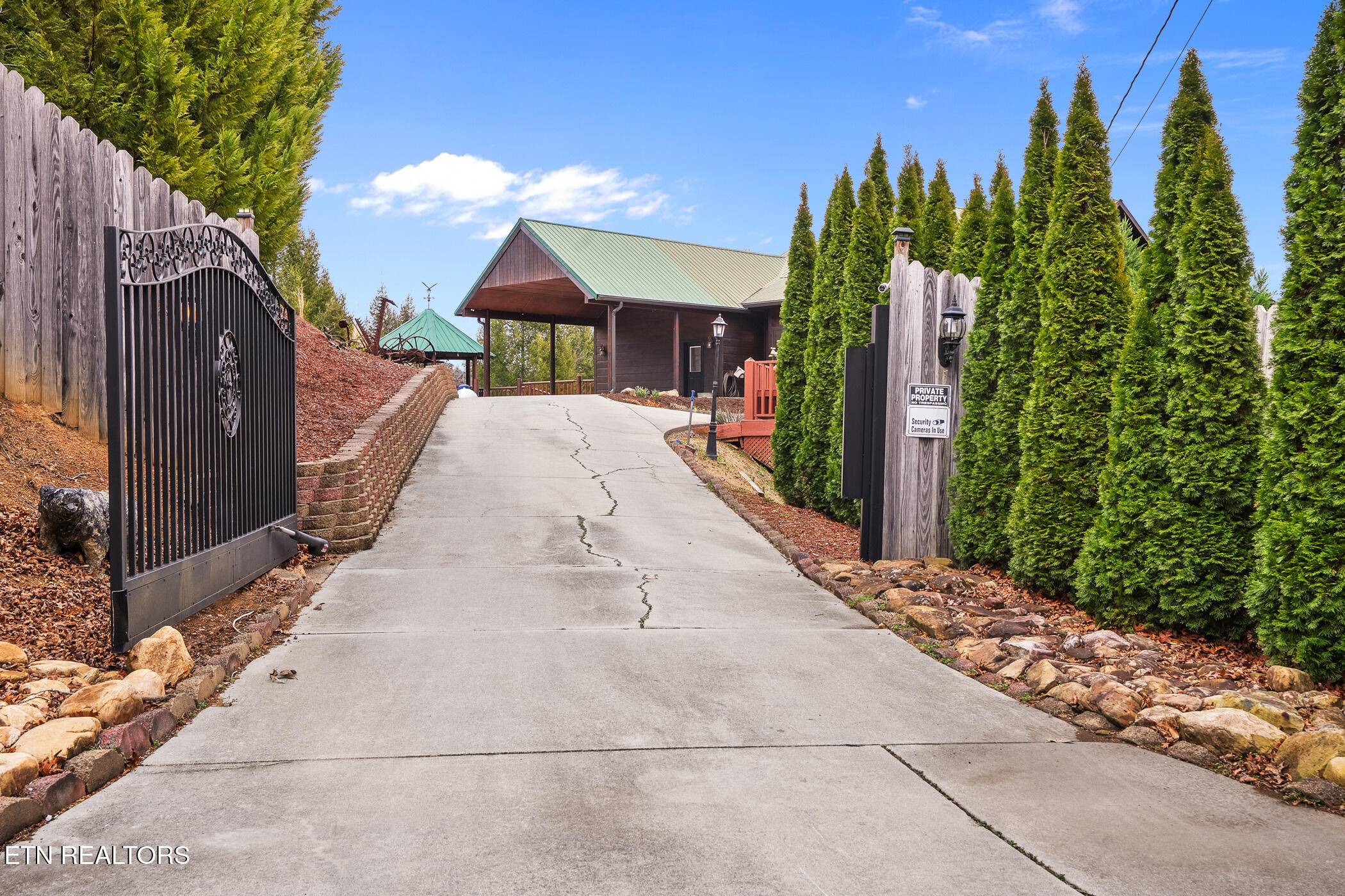 1819 Skyhawk Lane Pigeon Forge TN 37876