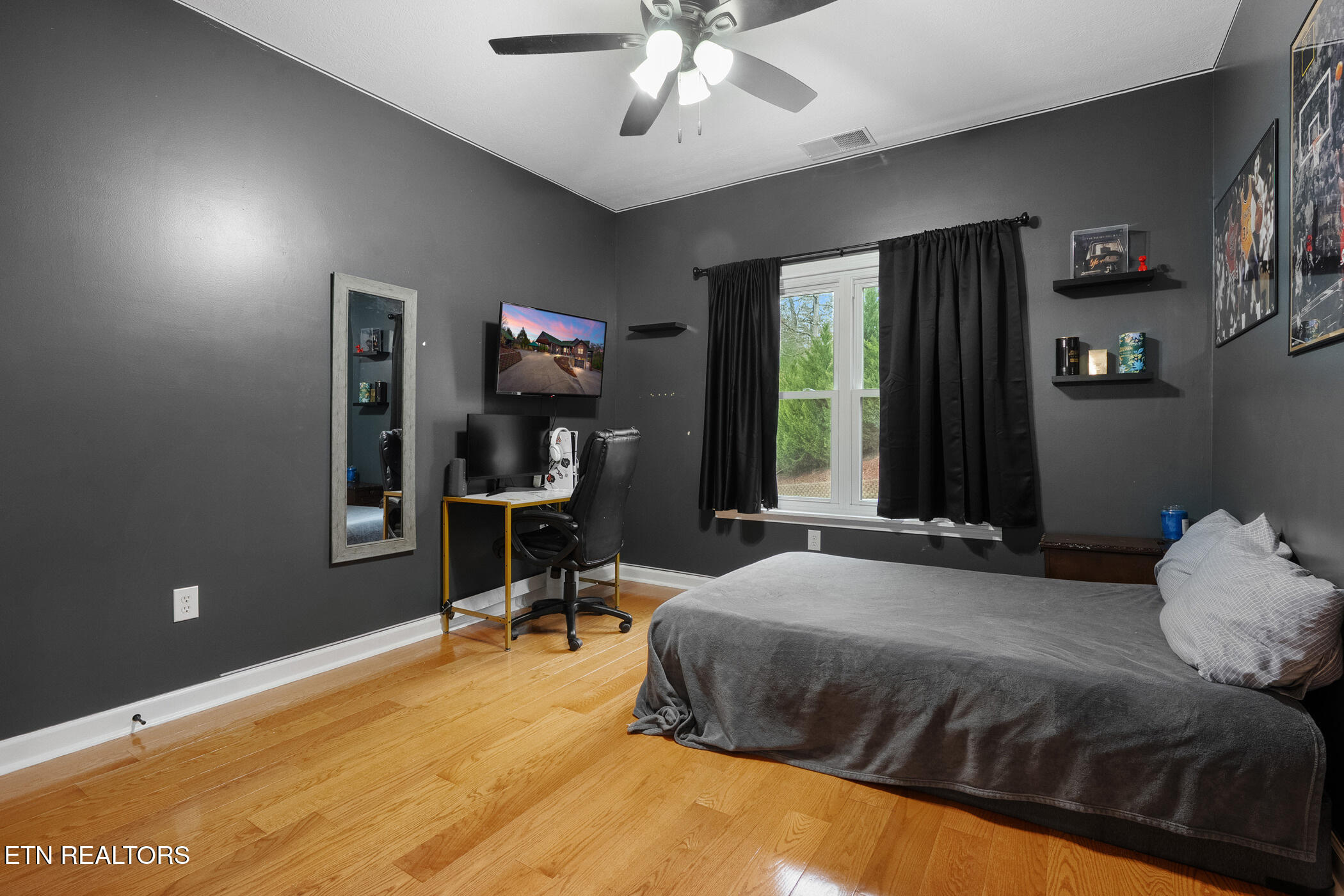 1819 Skyhawk Lane Pigeon Forge TN 37876