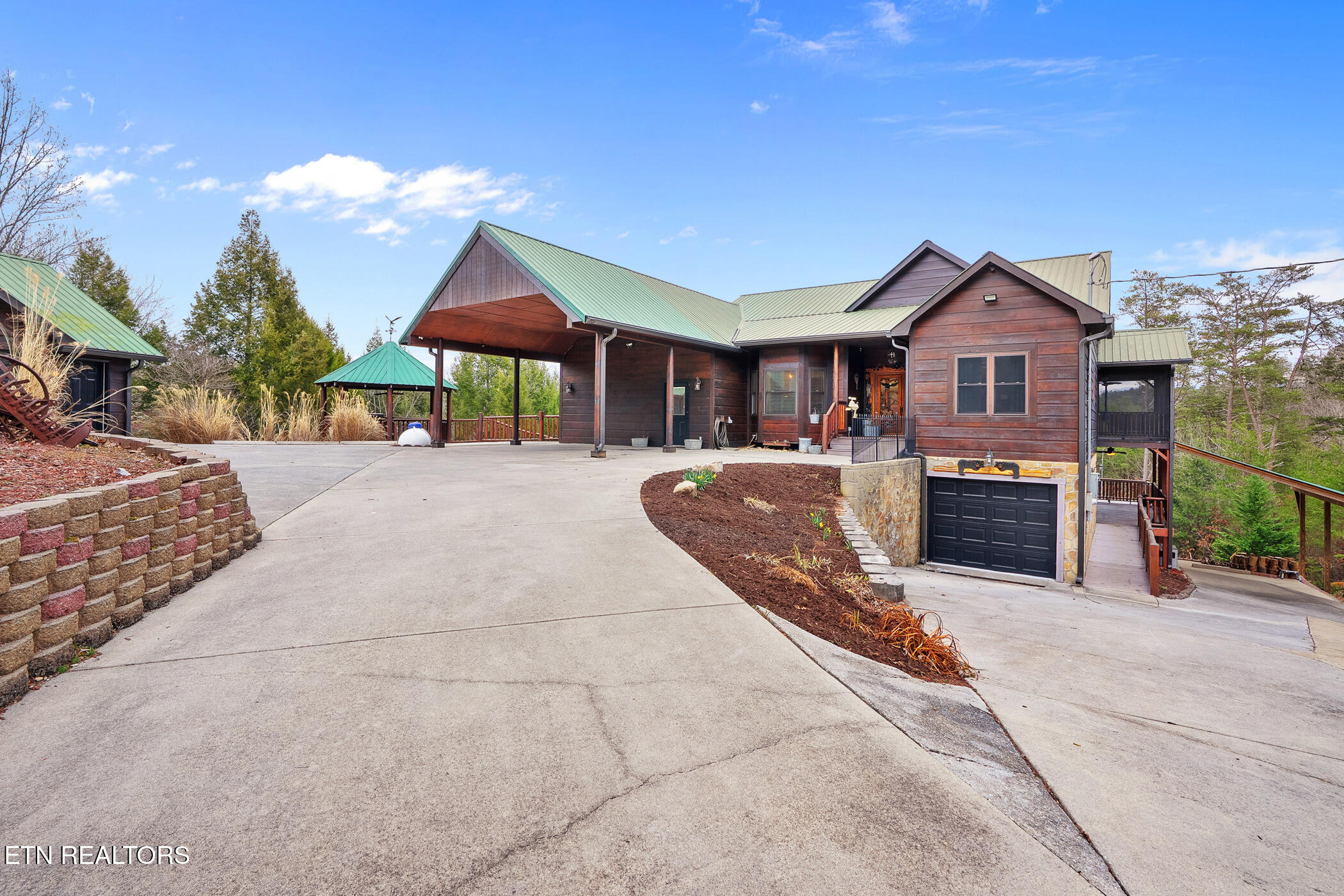 1819 Skyhawk Lane Pigeon Forge TN 37876