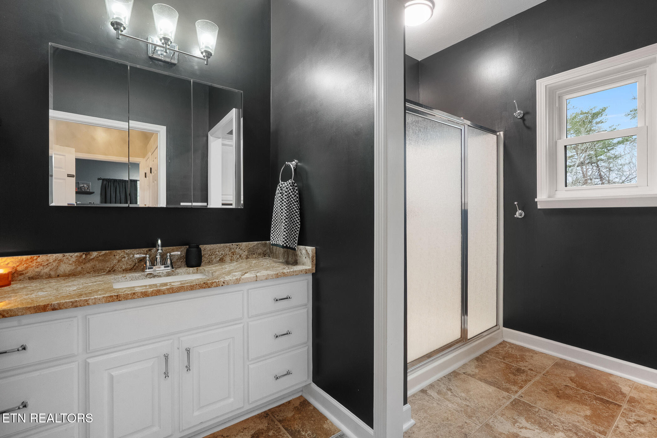 1819 Skyhawk Lane Pigeon Forge TN 37876