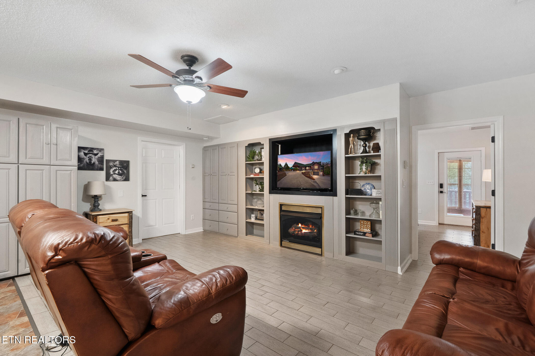 1819 Skyhawk Lane Pigeon Forge TN 37876