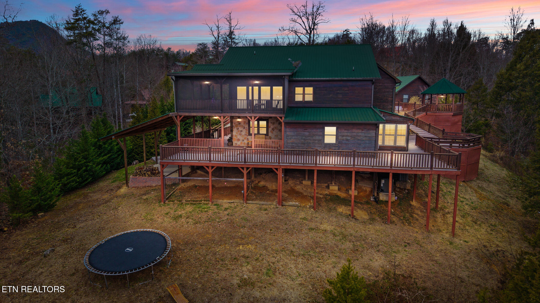 1819 Skyhawk Lane Pigeon Forge TN 37876