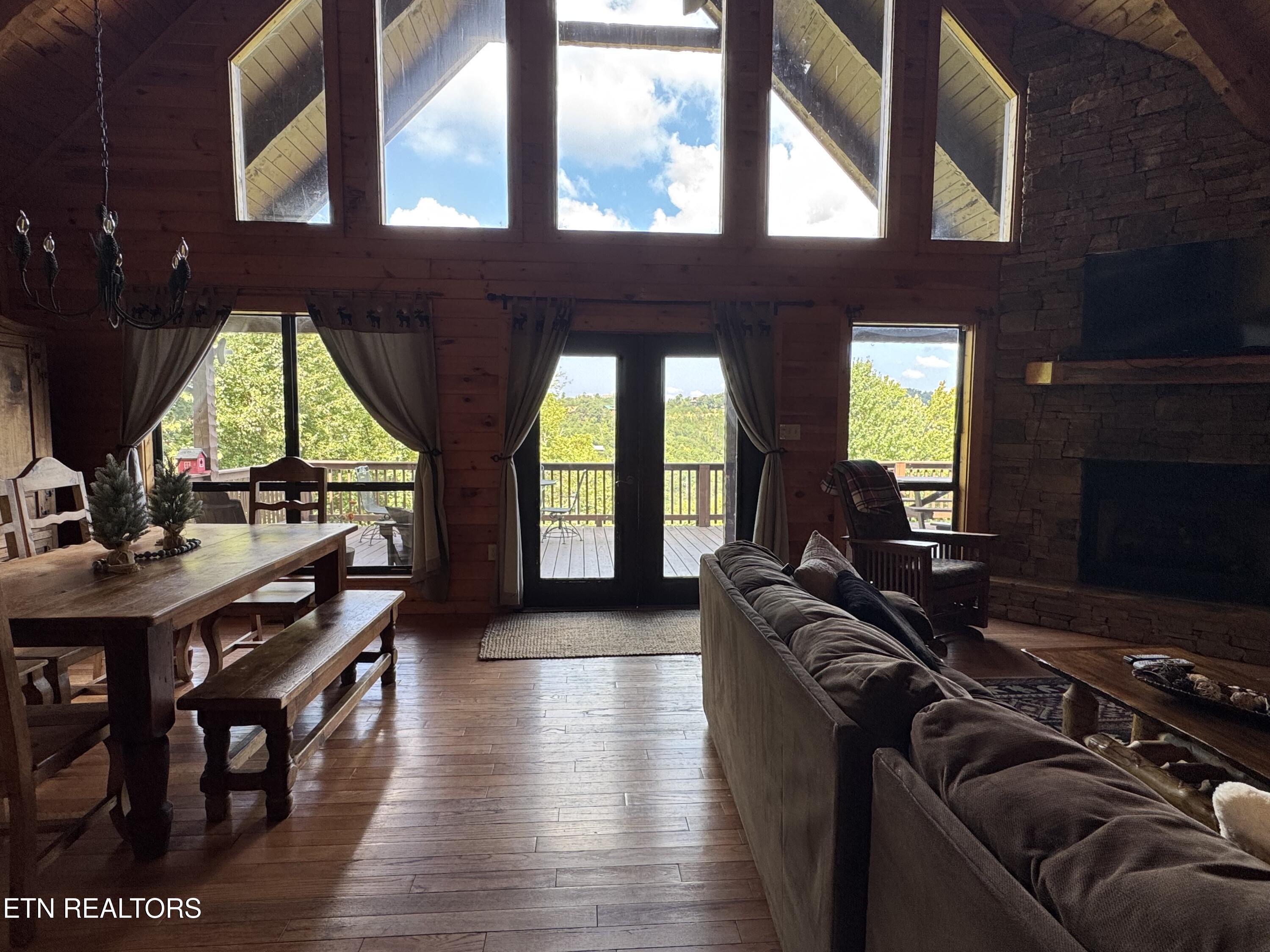 1640 Bench Mountain Way Sevierville TN 37862