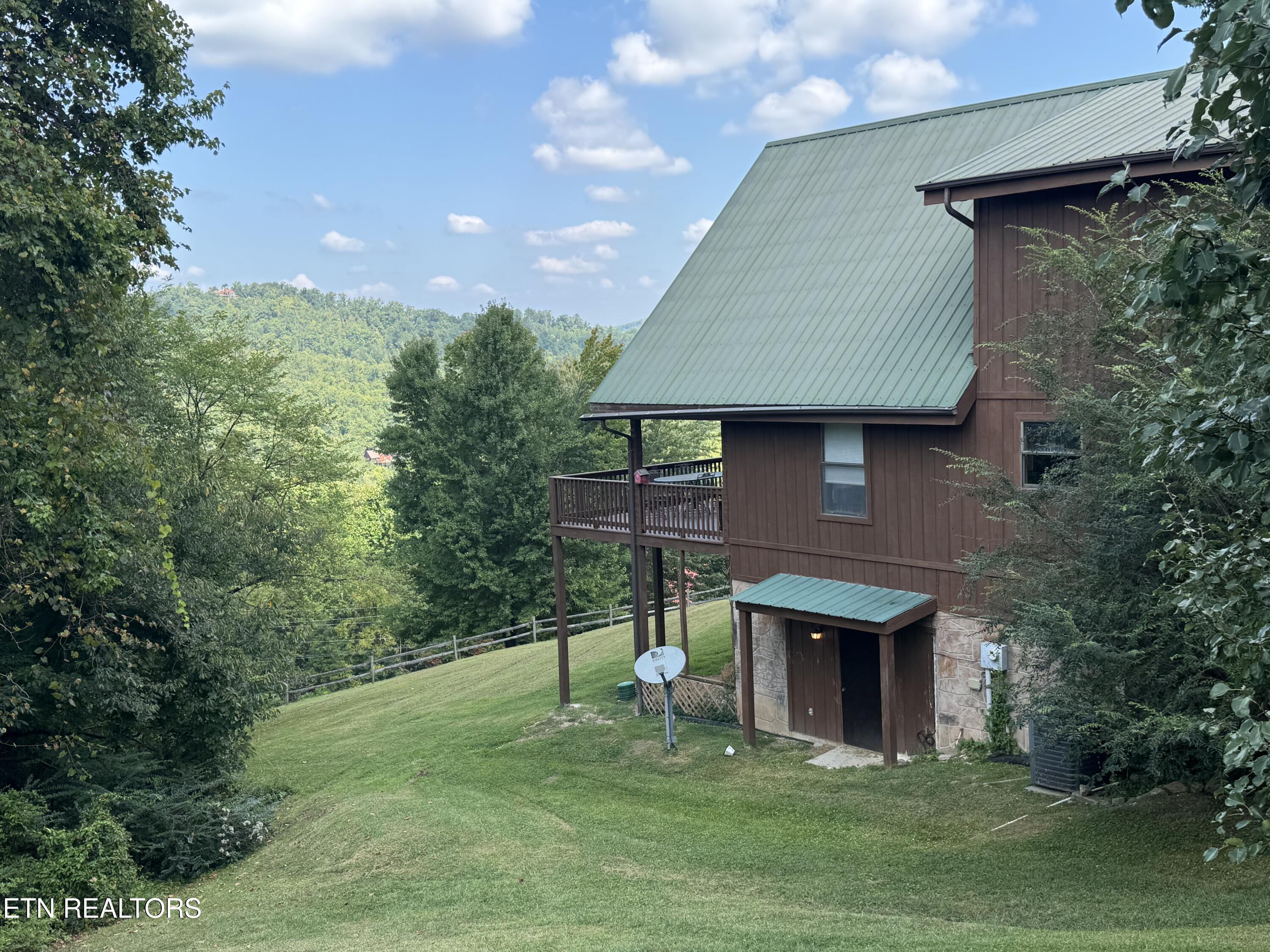 1640 Bench Mountain Way Sevierville TN 37862