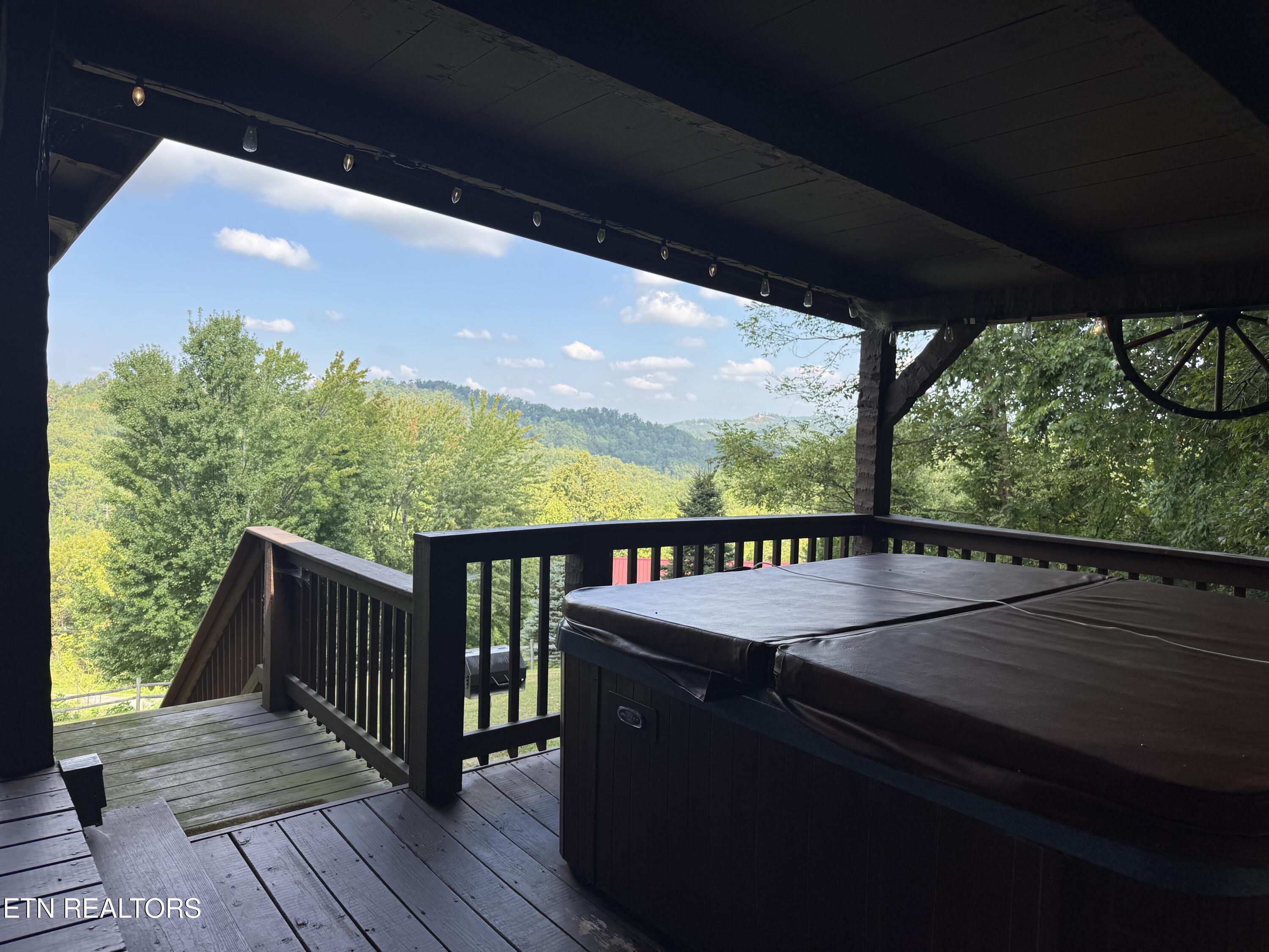 1640 Bench Mountain Way Sevierville TN 37862