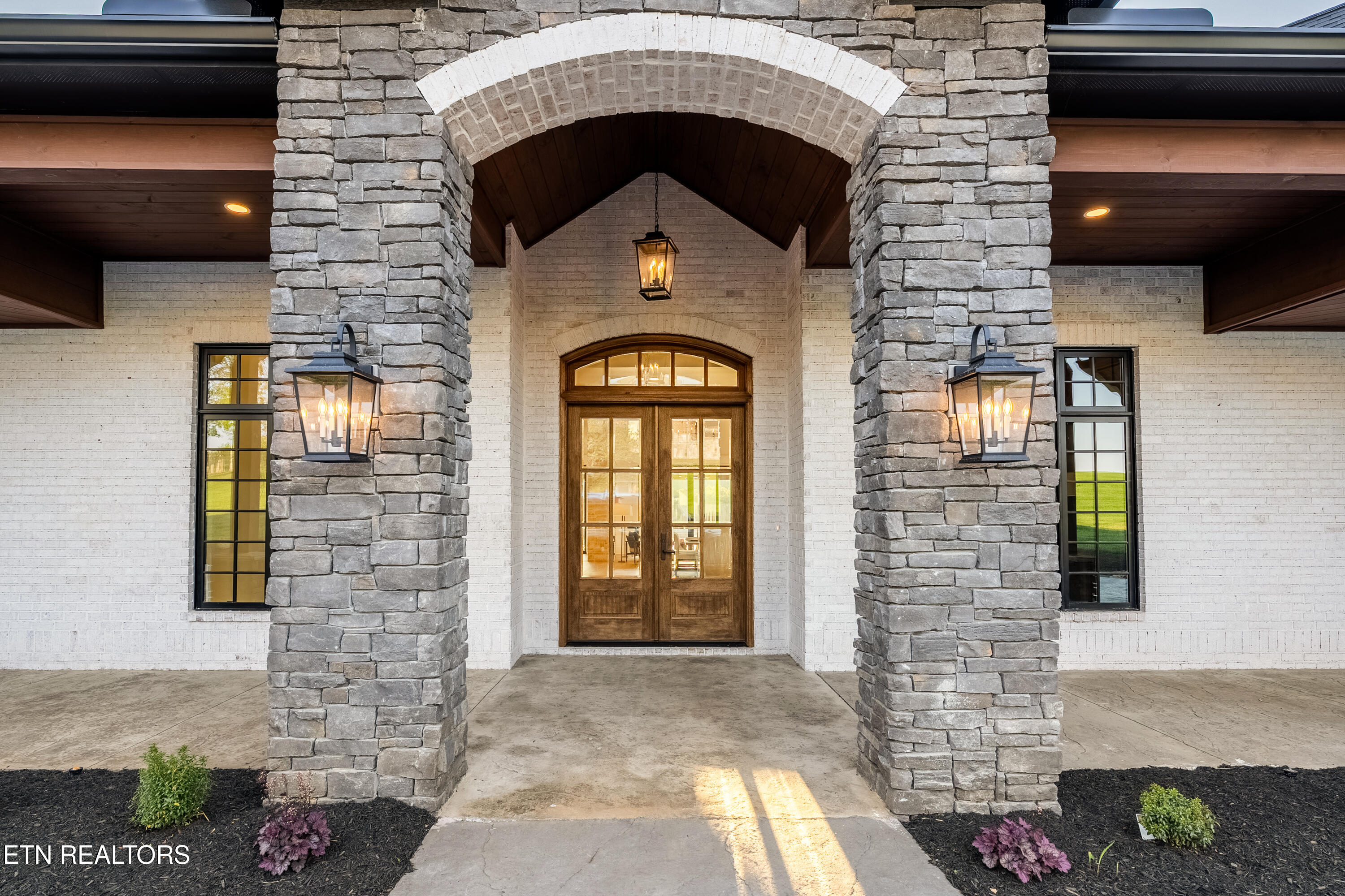 155 Amblecrest Drive Vonore TN 37885