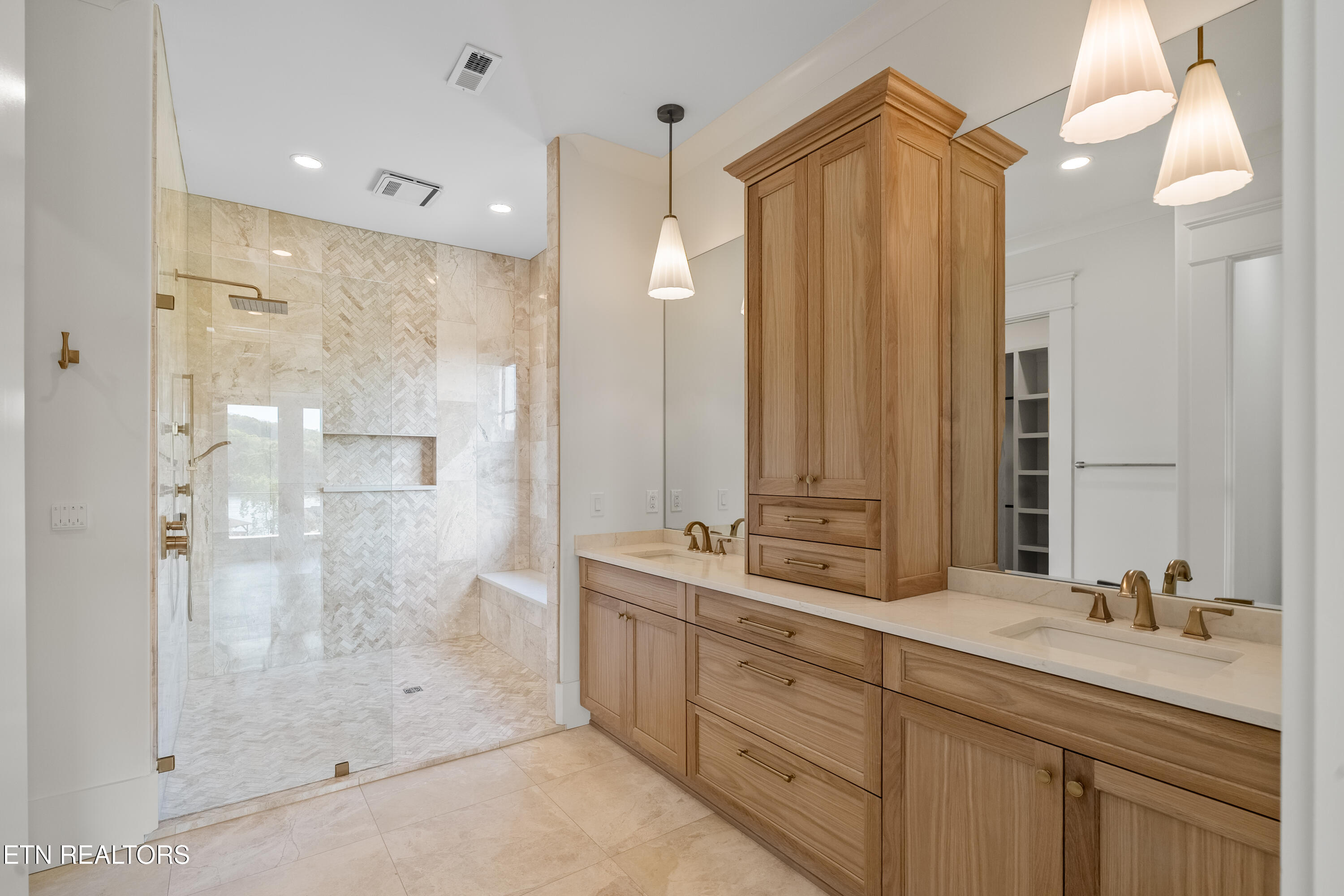 155 Amblecrest Drive Vonore TN 37885