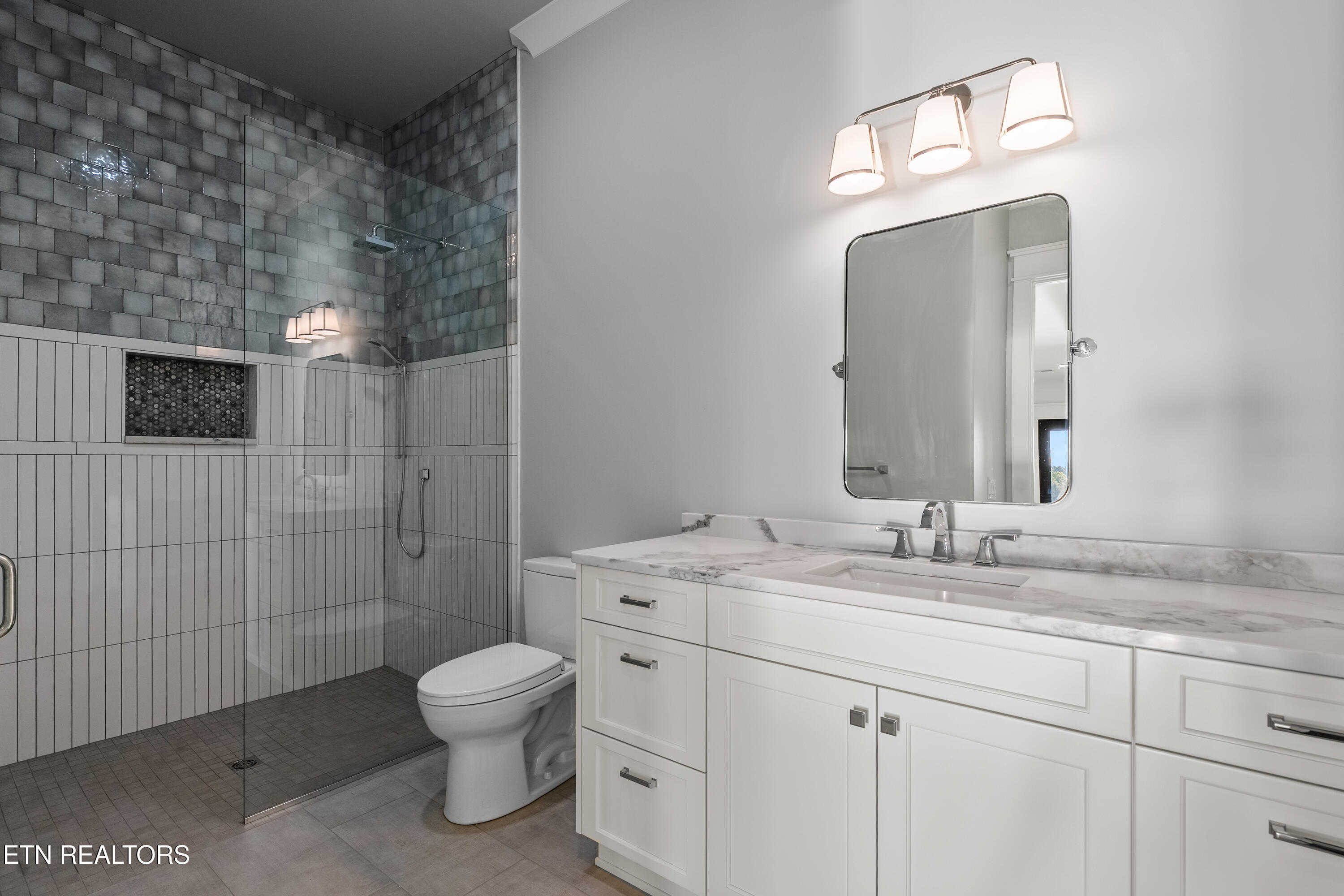155 Amblecrest Drive Vonore TN 37885