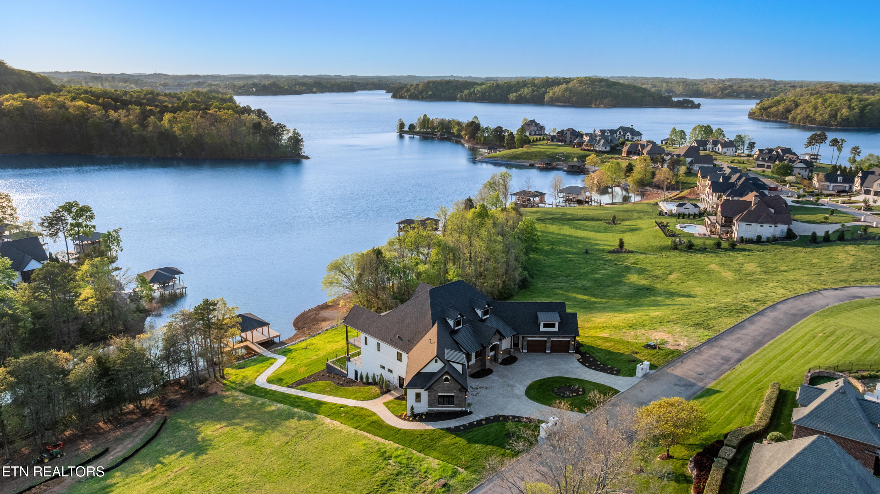 155 Amblecrest Drive Vonore TN 37885
