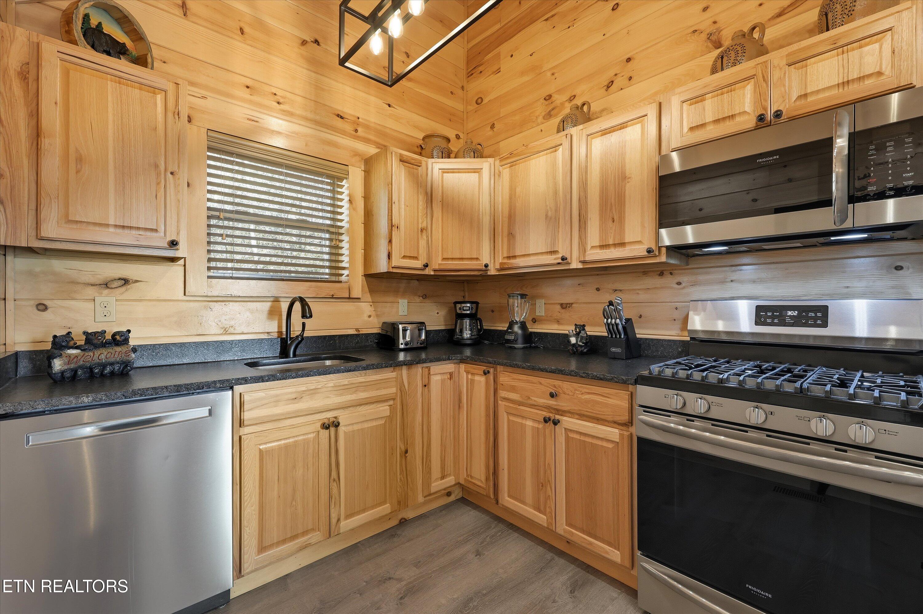 2395 Alpine Village Way Pigeon Forge TN 37863