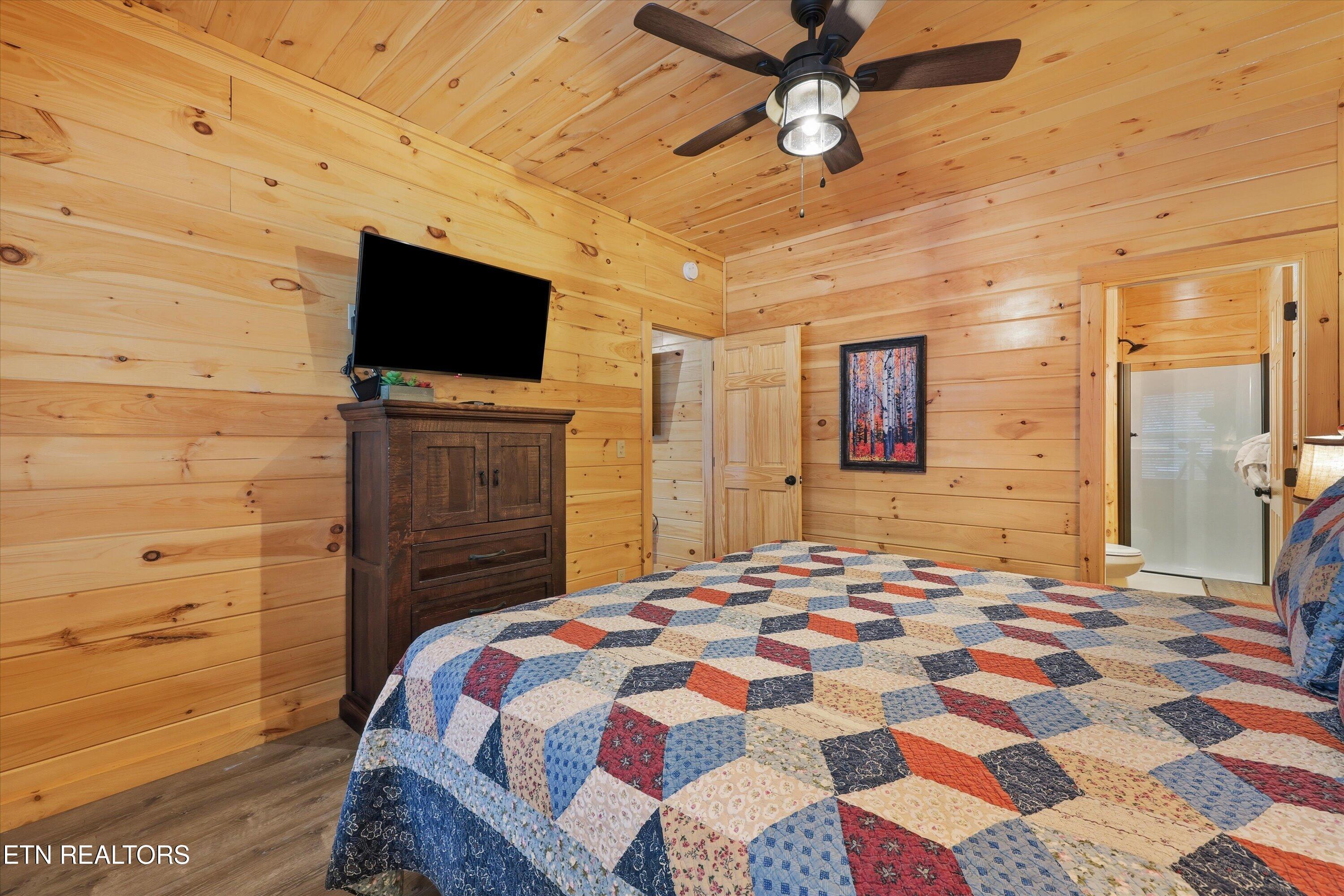 2395 Alpine Village Way Pigeon Forge TN 37863