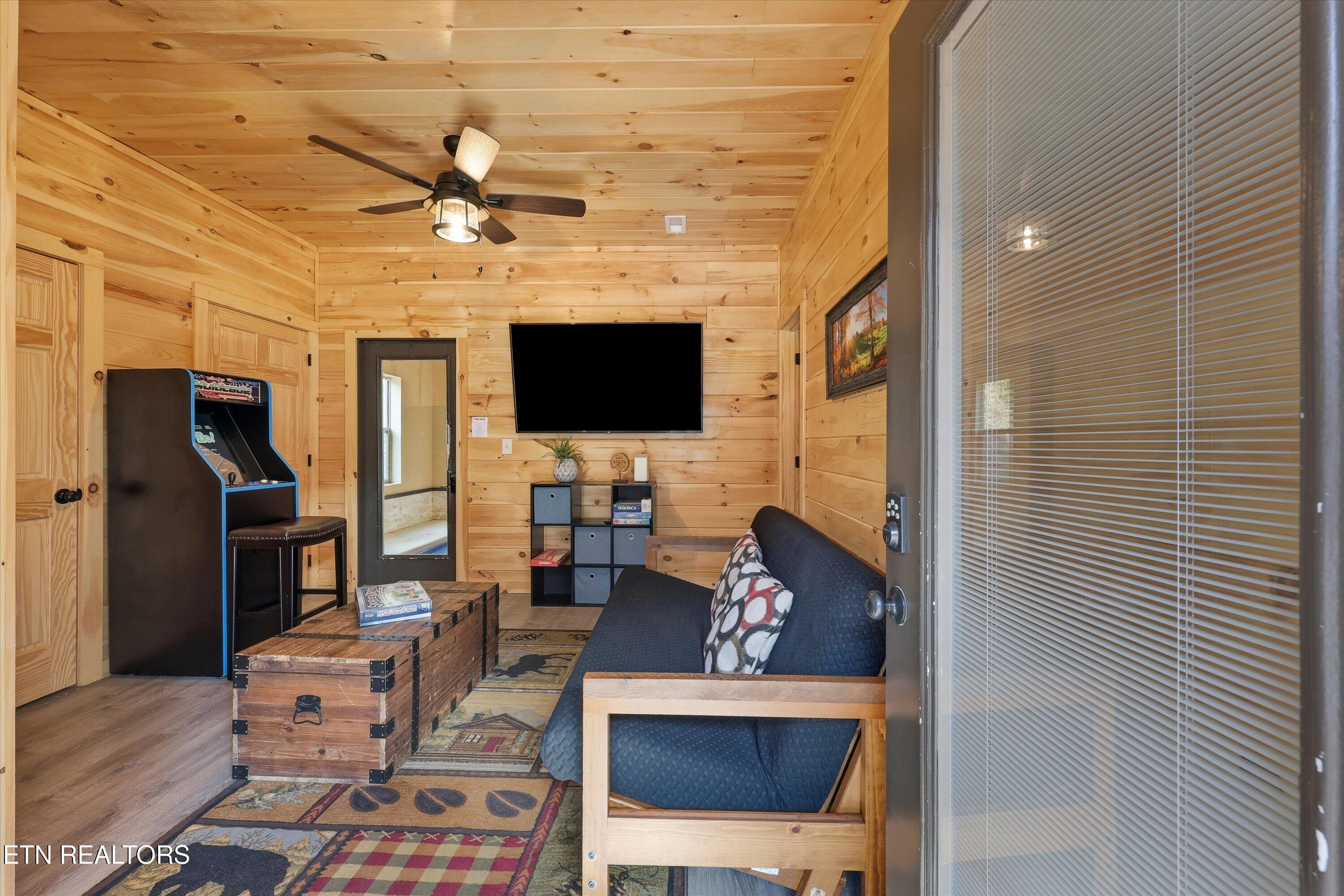 2395 Alpine Village Way Pigeon Forge TN 37863