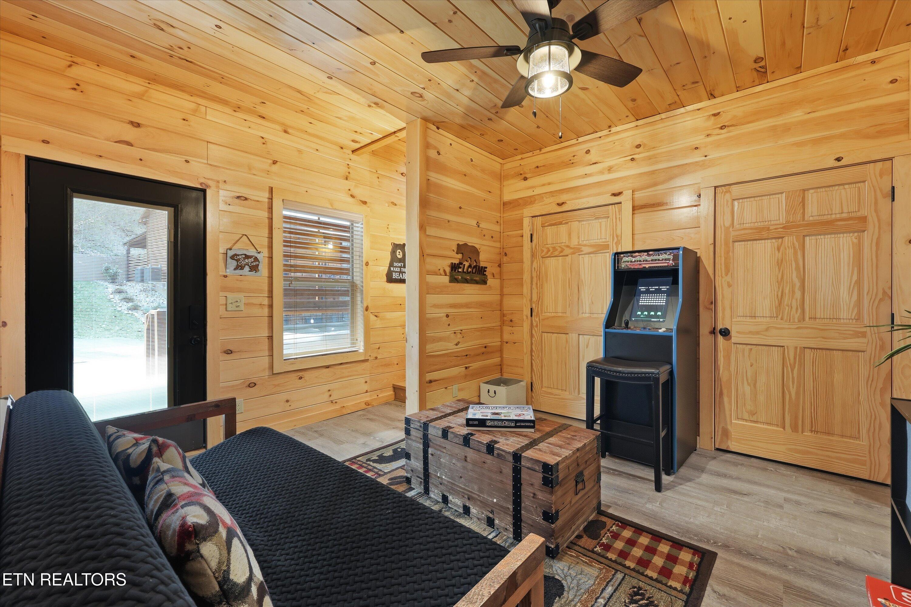 2395 Alpine Village Way Pigeon Forge TN 37863