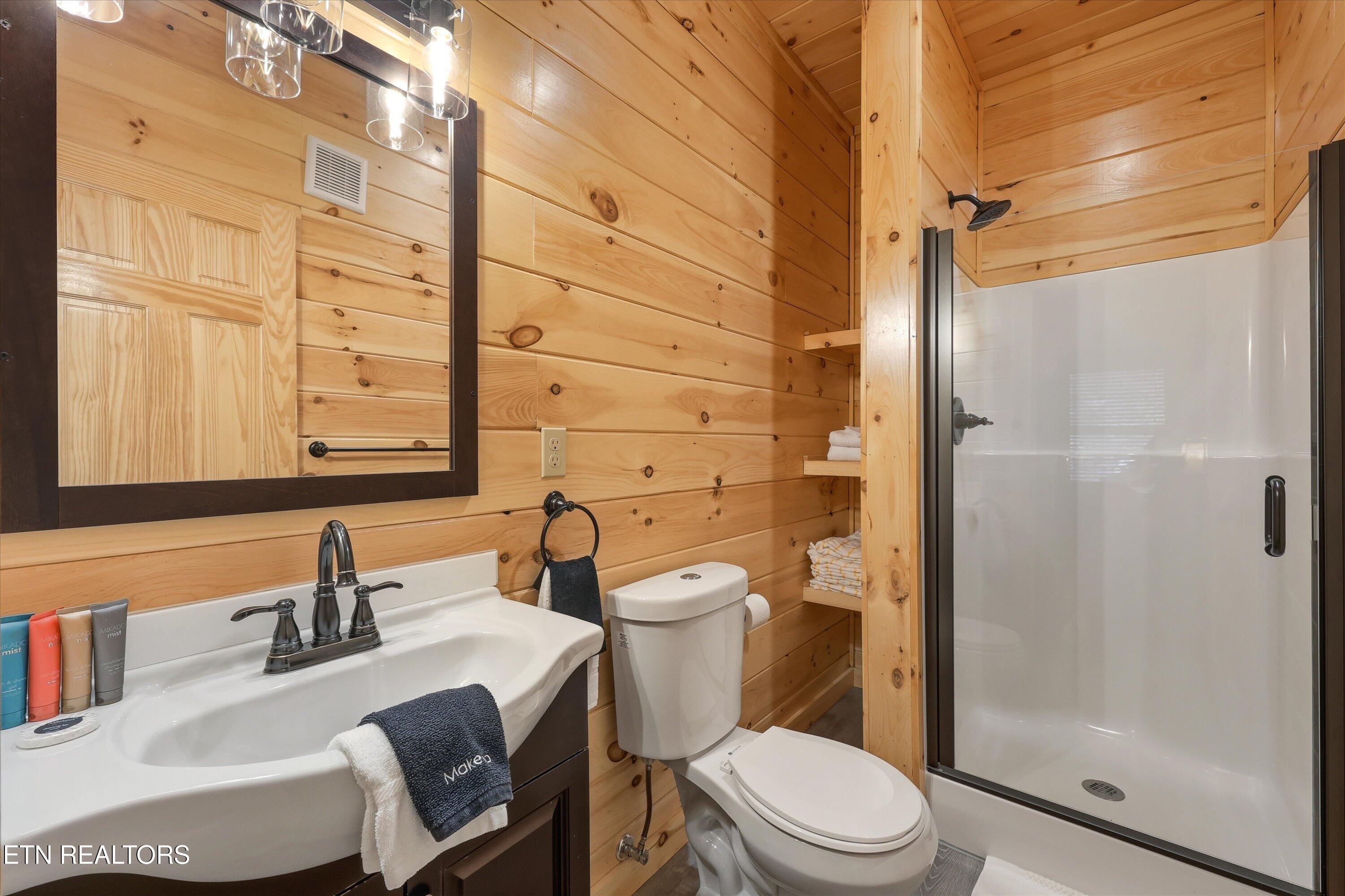 2395 Alpine Village Way Pigeon Forge TN 37863