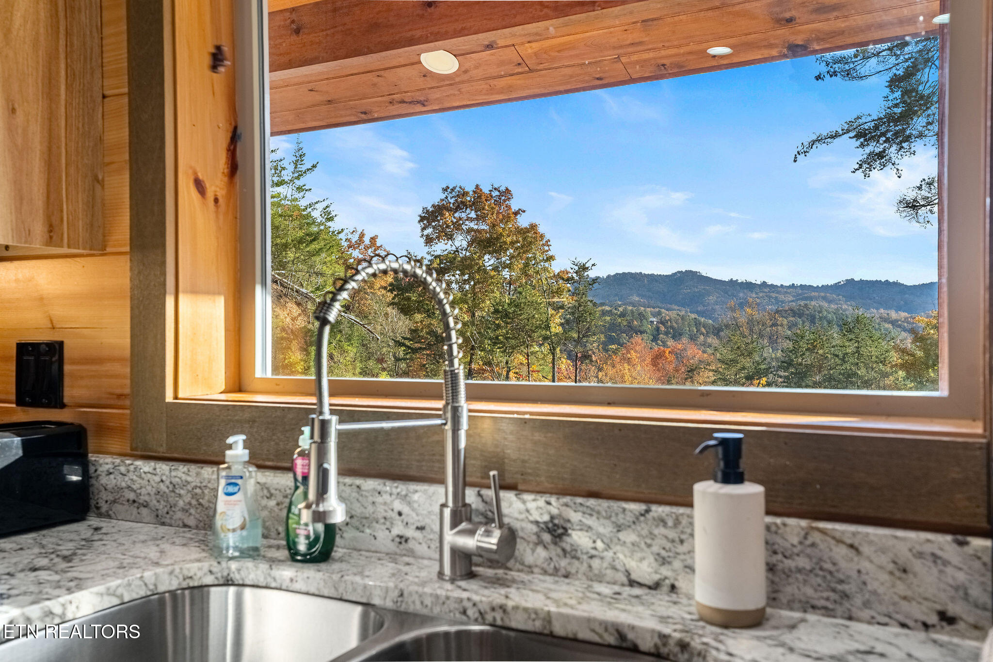 2971 Laughing Pine Lane Sevierville TN 37862