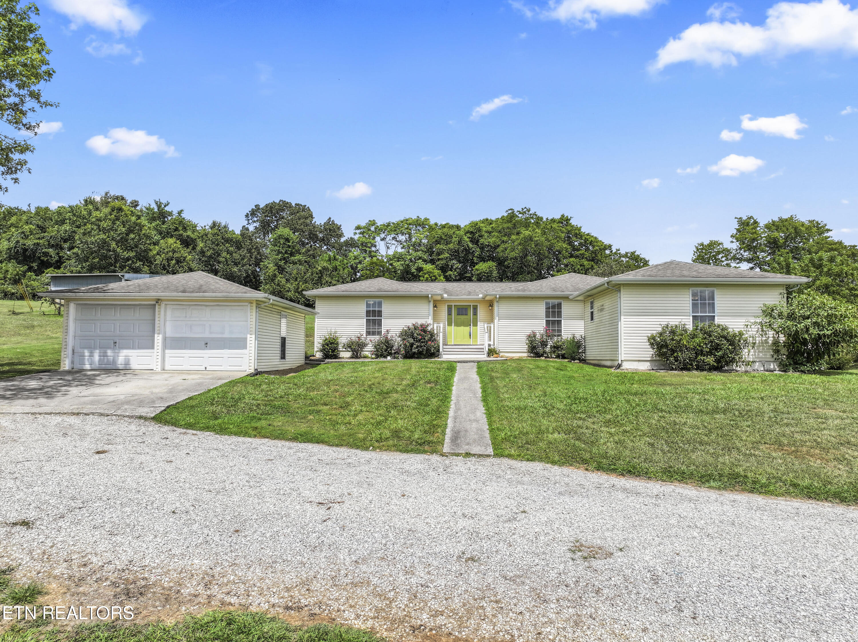 554 Briggs Road Dandridge TN 37725